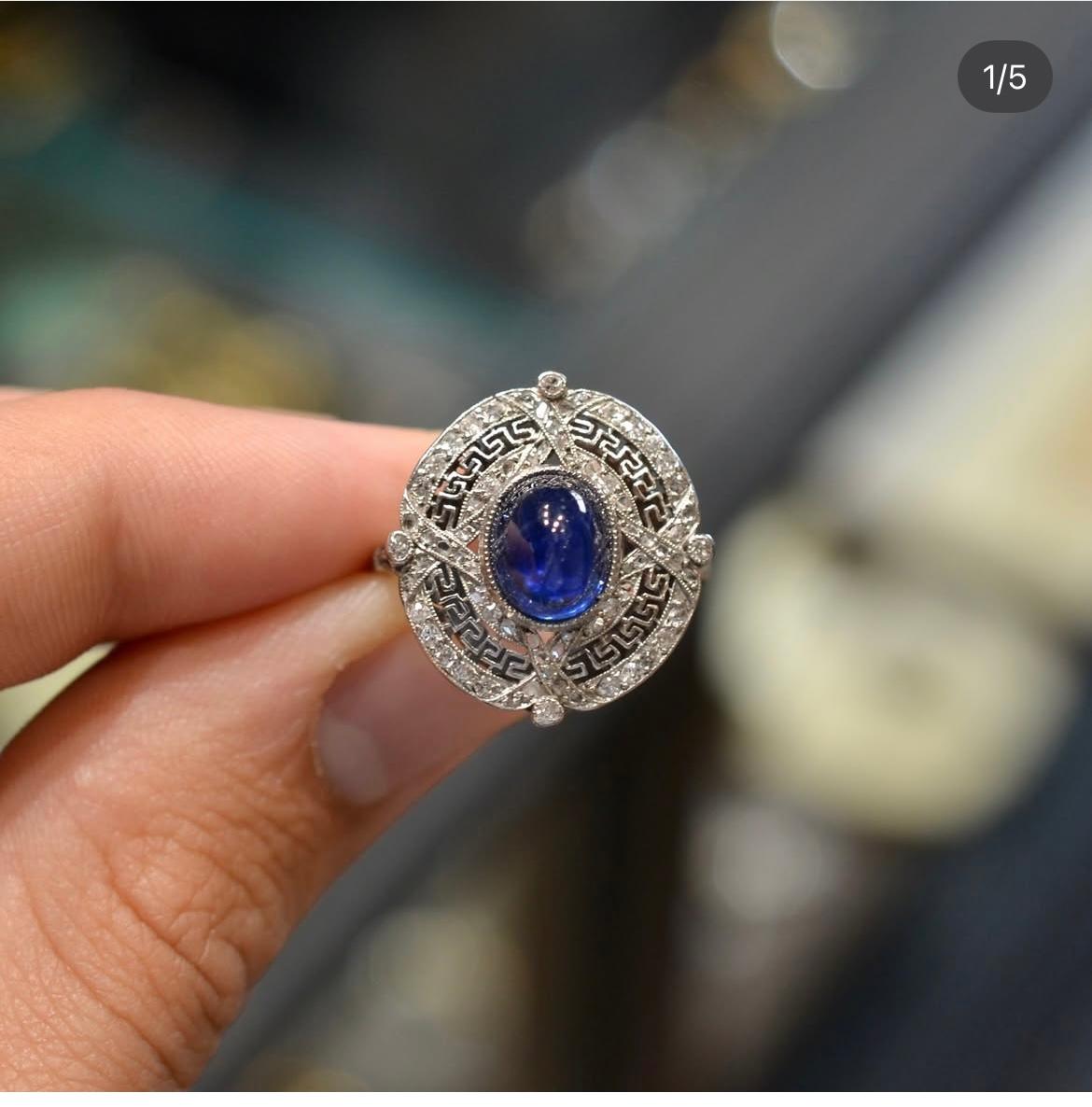 Femenino o masculino An Art Deco Cabochon Sapphire And Diamond Plaque Ring Circa 1930 en venta