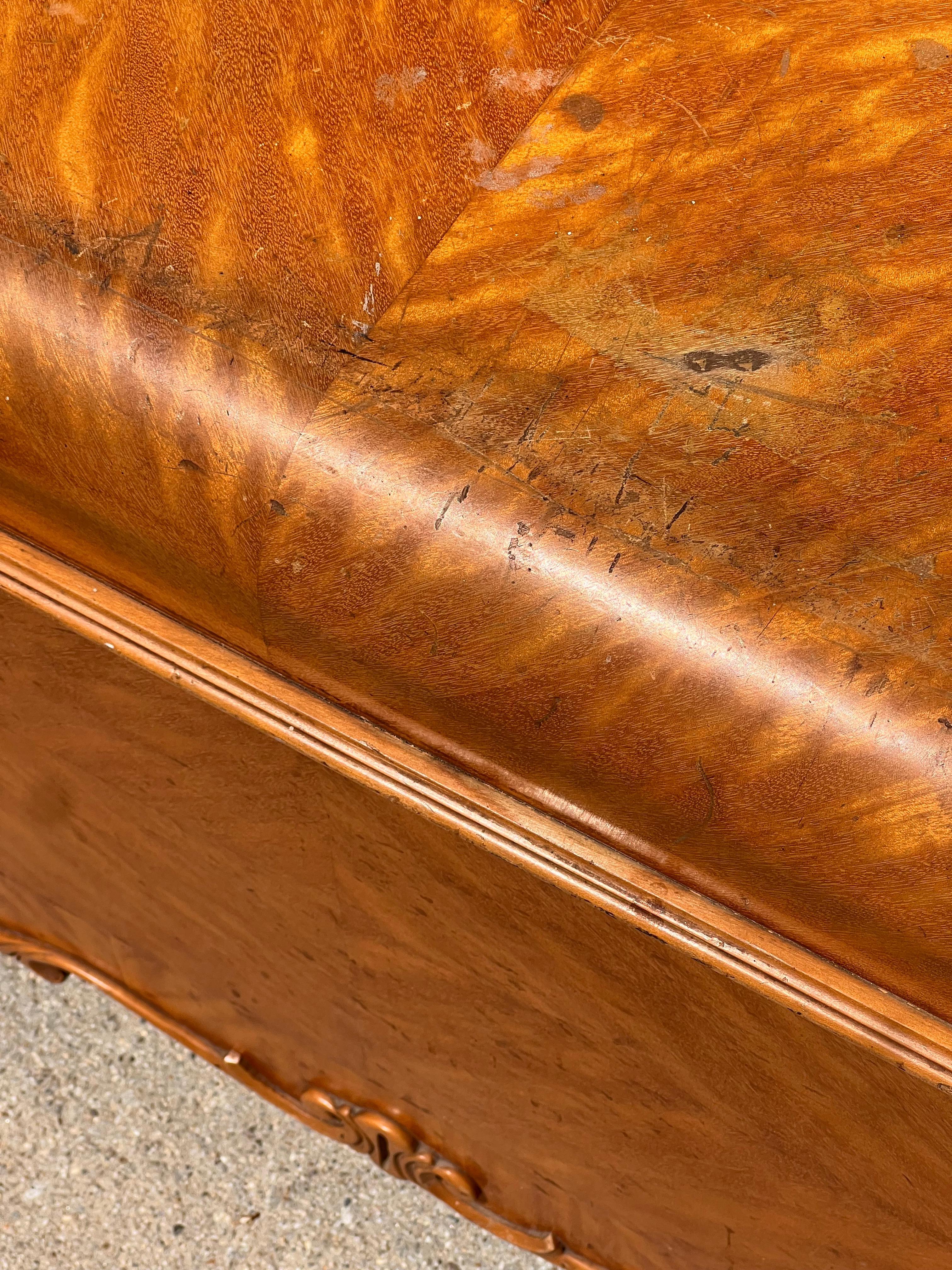 An art deco cedar waterfall chest by Lane, circa 1950 In Good Condition In View Park, CA
