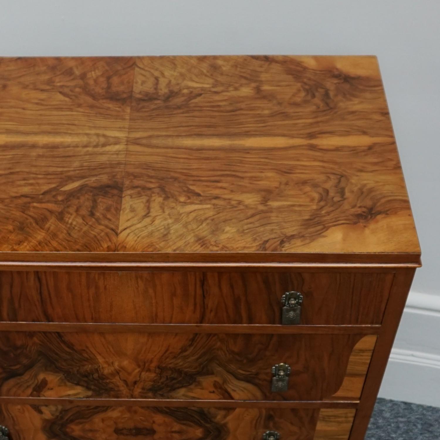 Art Deco Chest of Drawers In Good Condition In Forest Row, East Sussex