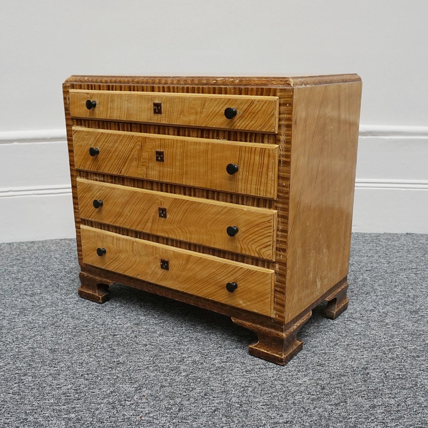 Art Deco Chest of Drawers Ttompe-L'œil French, Circa 1930 1
