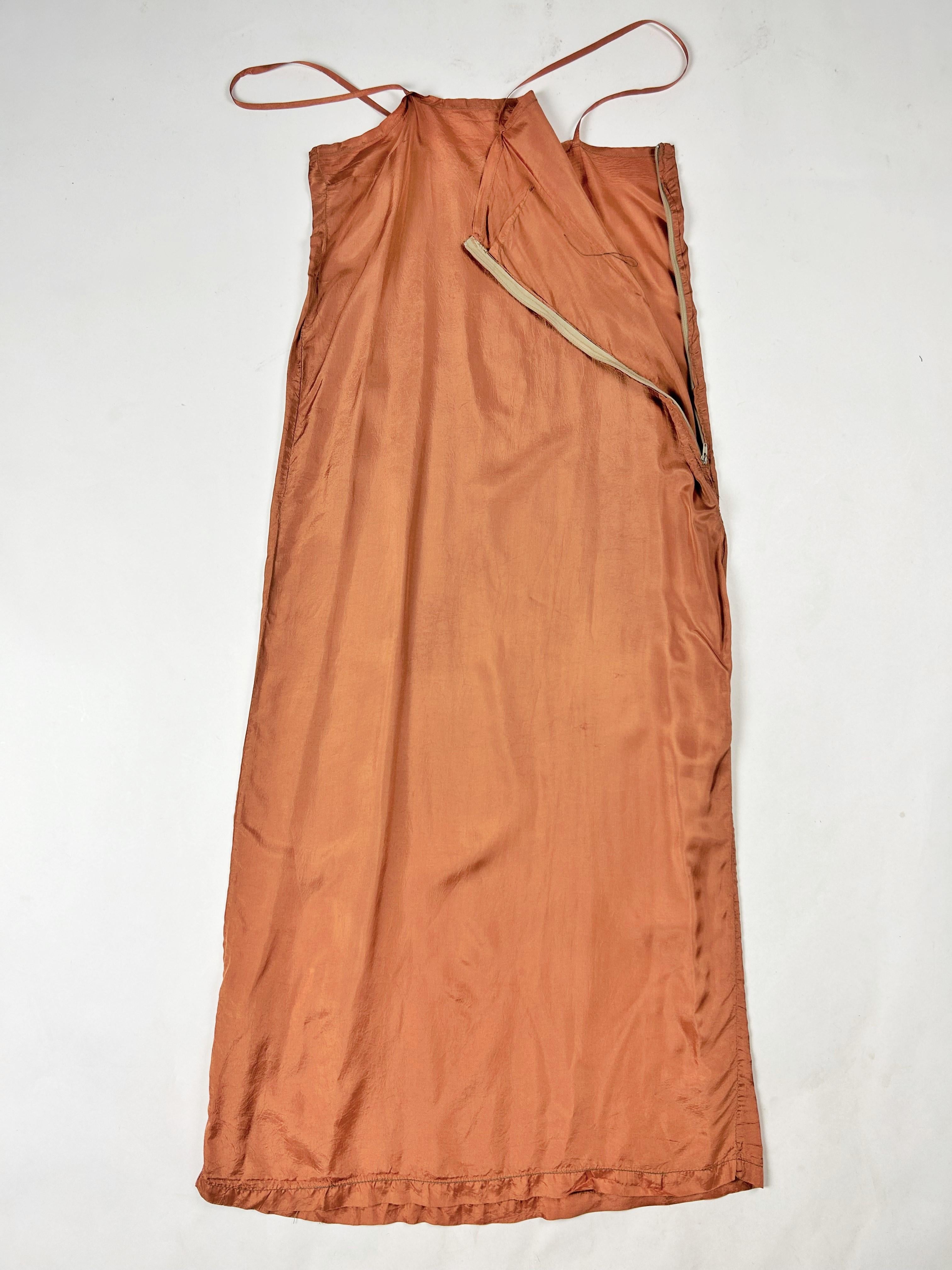 Robe Art Déco en mousseline brodée de perles de verre - France Circa 1920 en vente 7