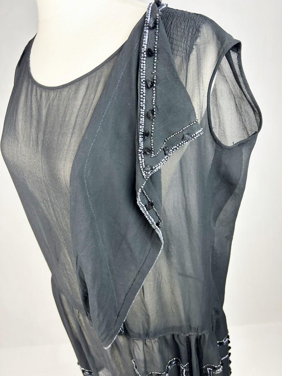 Un vestido Art Déco de gasa bordada - Francia Circa 1925 en venta 5