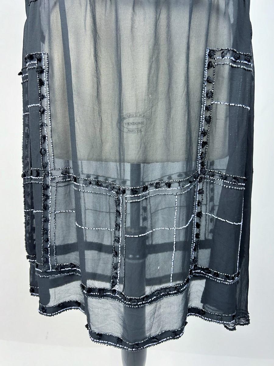 Un vestido Art Déco de gasa bordada - Francia Circa 1925 Gris en venta