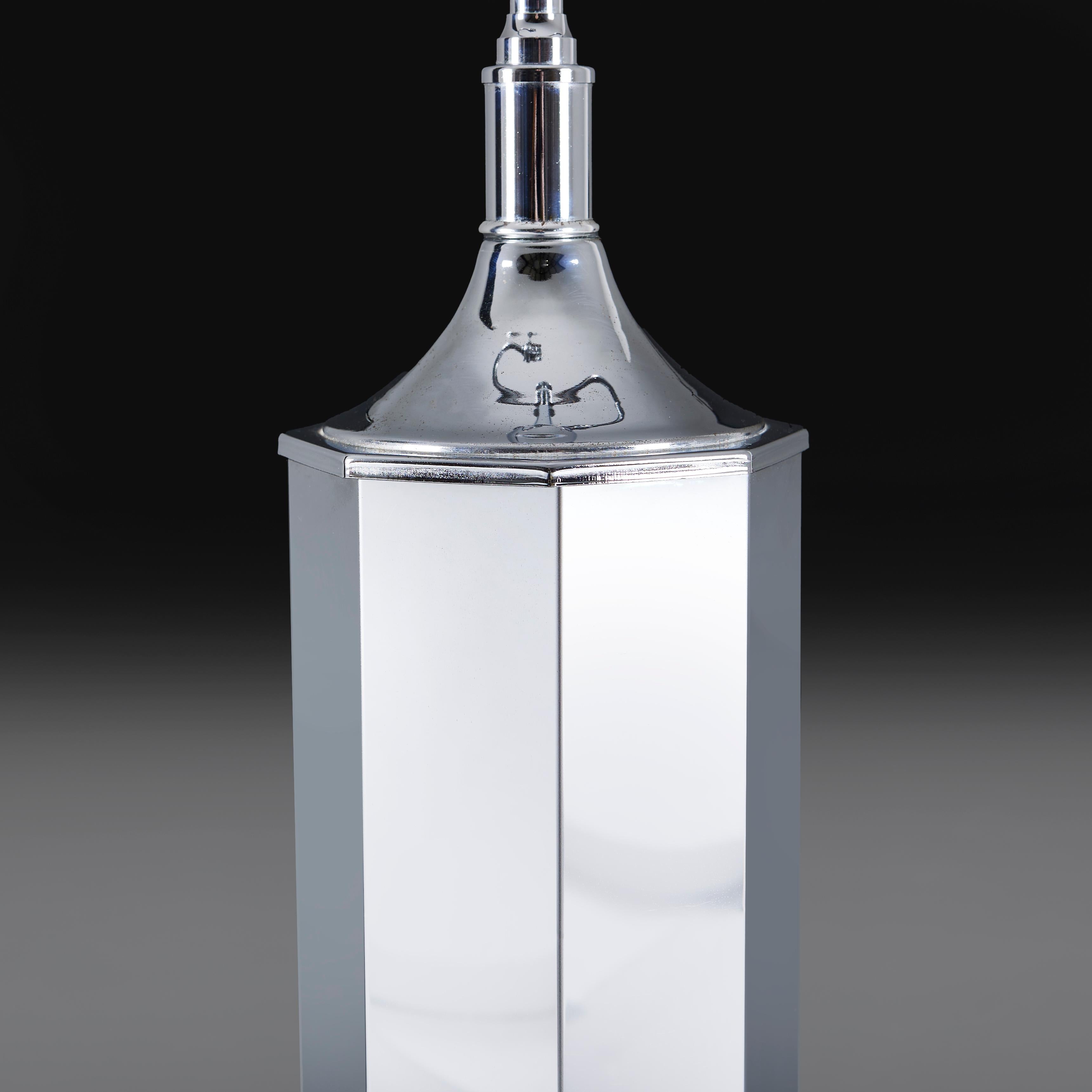 An Art Deco Chrome Hexagonal Table Lamp, Silver In Good Condition For Sale In London, GB