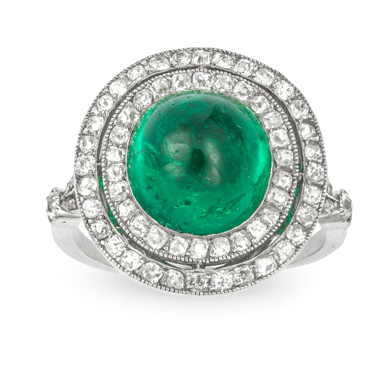 Art Deco Colombian Cabochon Emerald and Diamond Cluster Ring For Sale 1