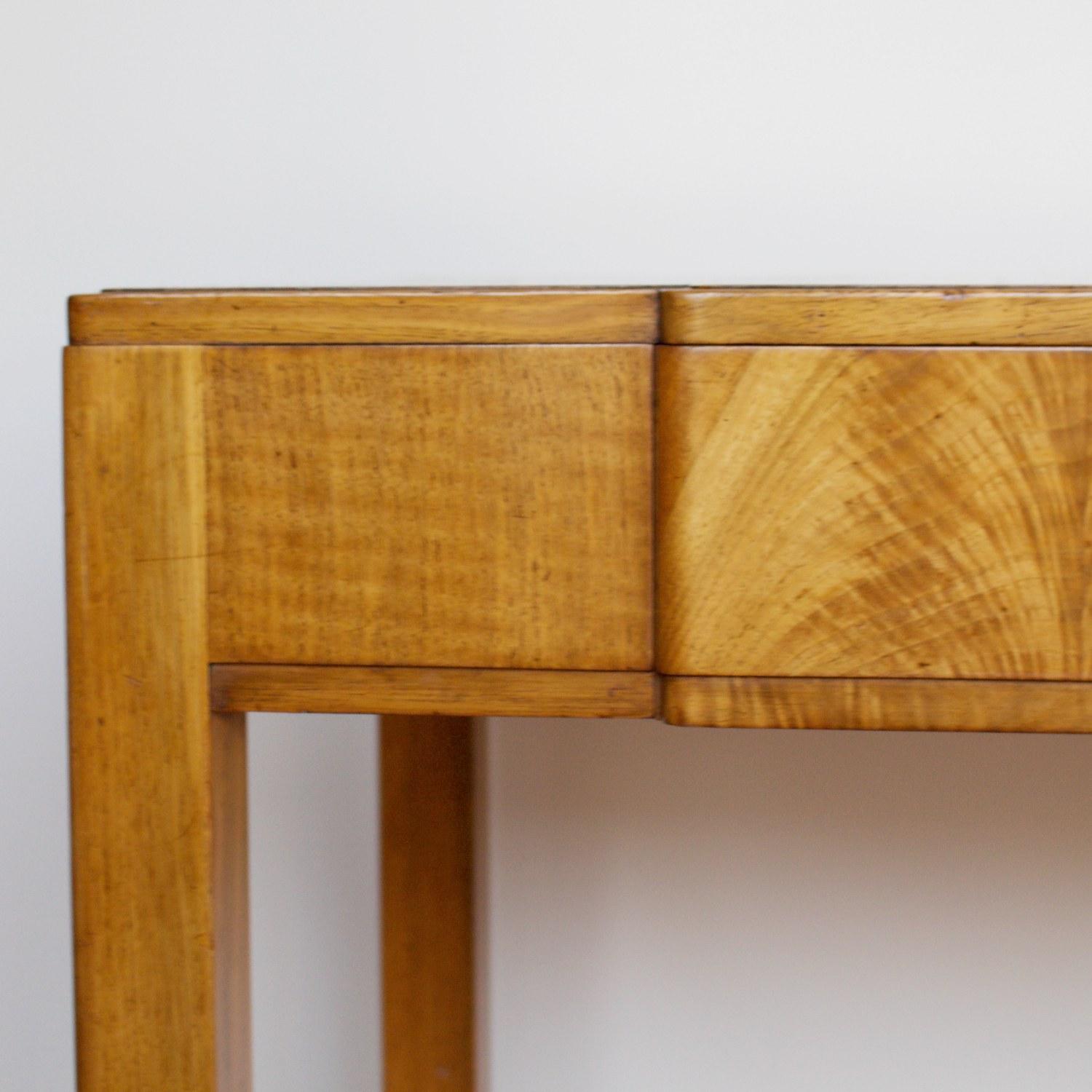 heal's console table