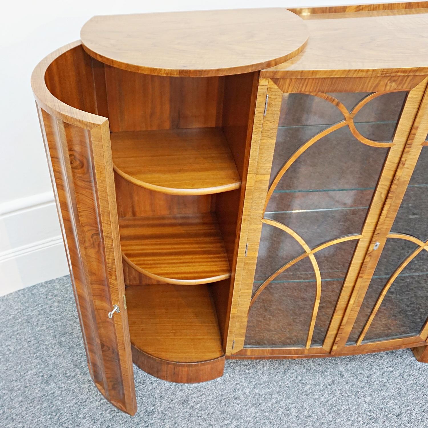 Art Deco Curved and Fluted Walnut Cabinet, circa 1930 6