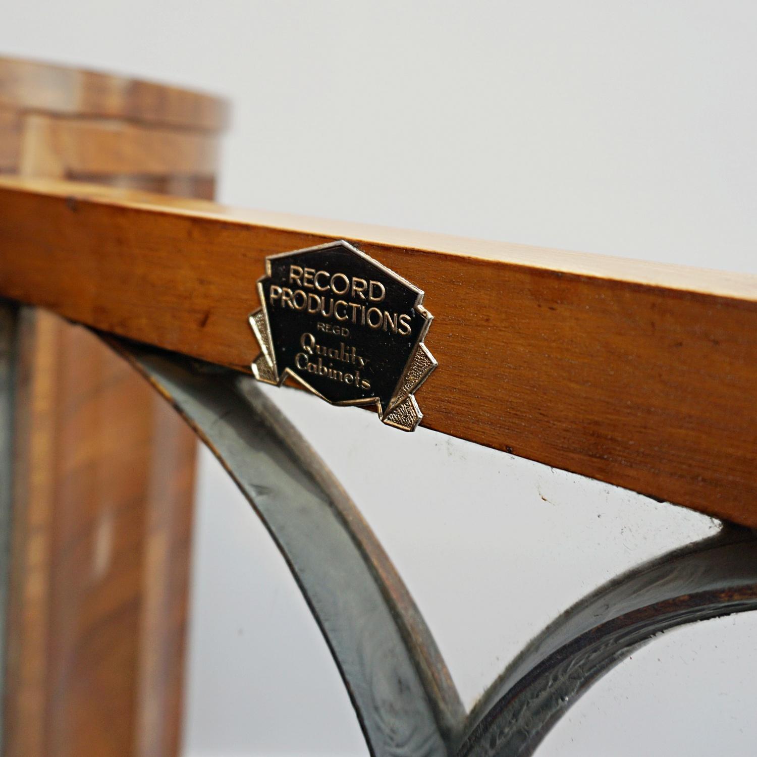 Art Deco Curved and Fluted Walnut Cabinet, circa 1930 12