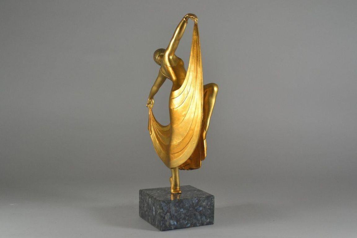 Français Une danseuse art déco. Probablement Limousin