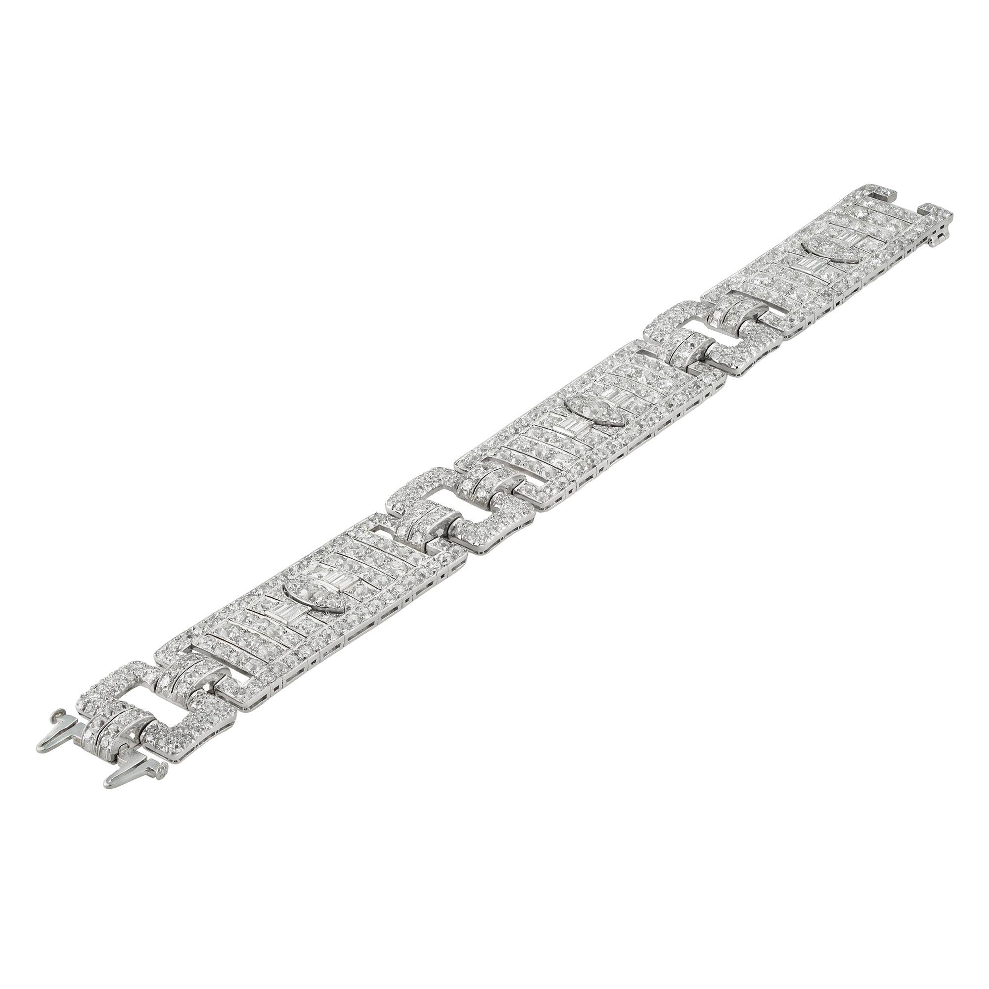 Taille vieille Europe Un bracelet Art déco en diamants de Raymond Yard en vente
