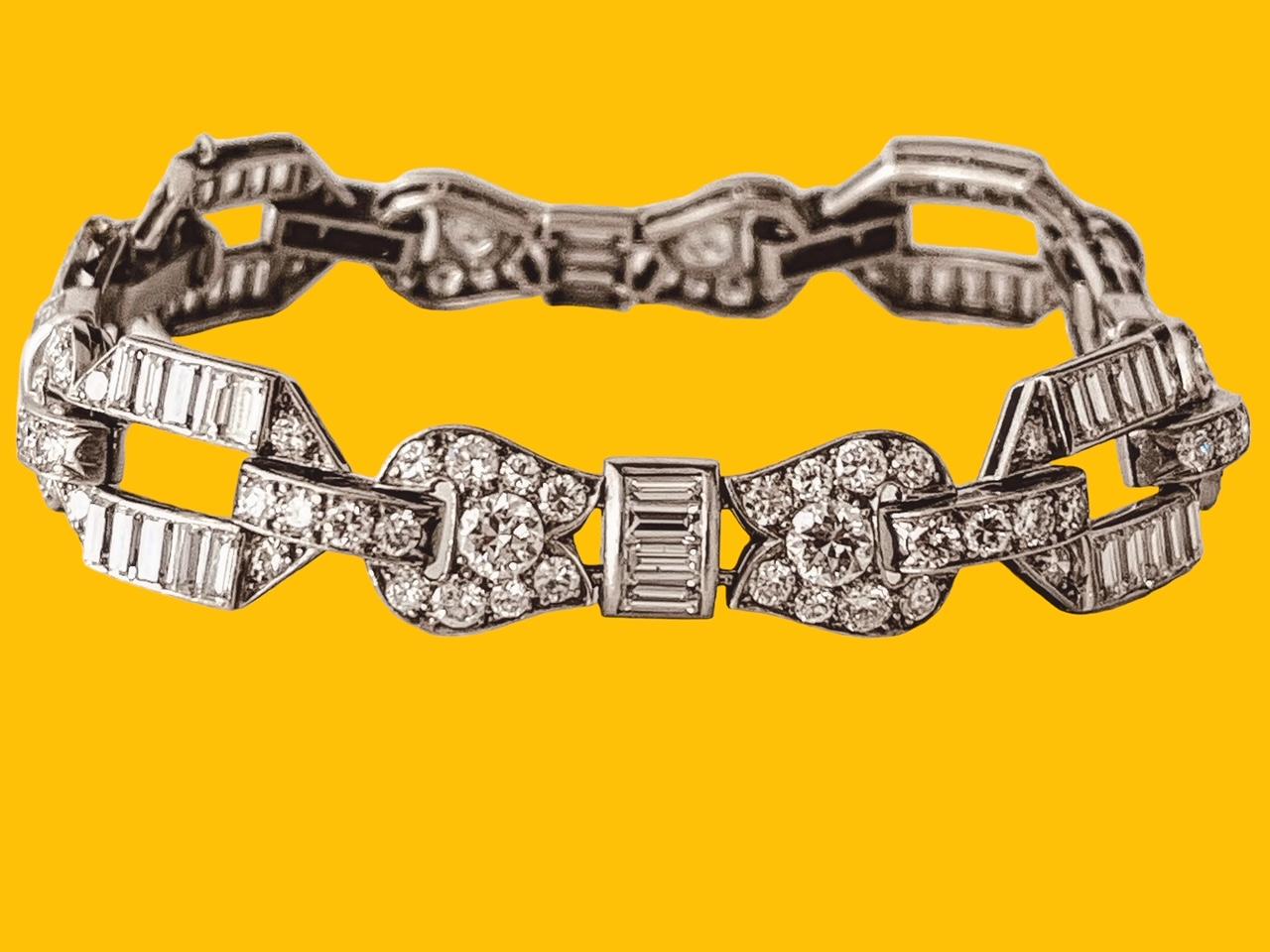 Ein Art-Déco-Diamantarmband, durchgehend mit 12 Karat Diamanten besetzt. CIRCA 1930er Jahre im Angebot 5