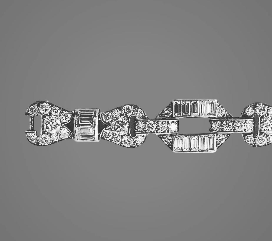 Ein Art-Déco-Diamantarmband, durchgehend mit 12 Karat Diamanten besetzt. CIRCA 1930er Jahre im Angebot 11