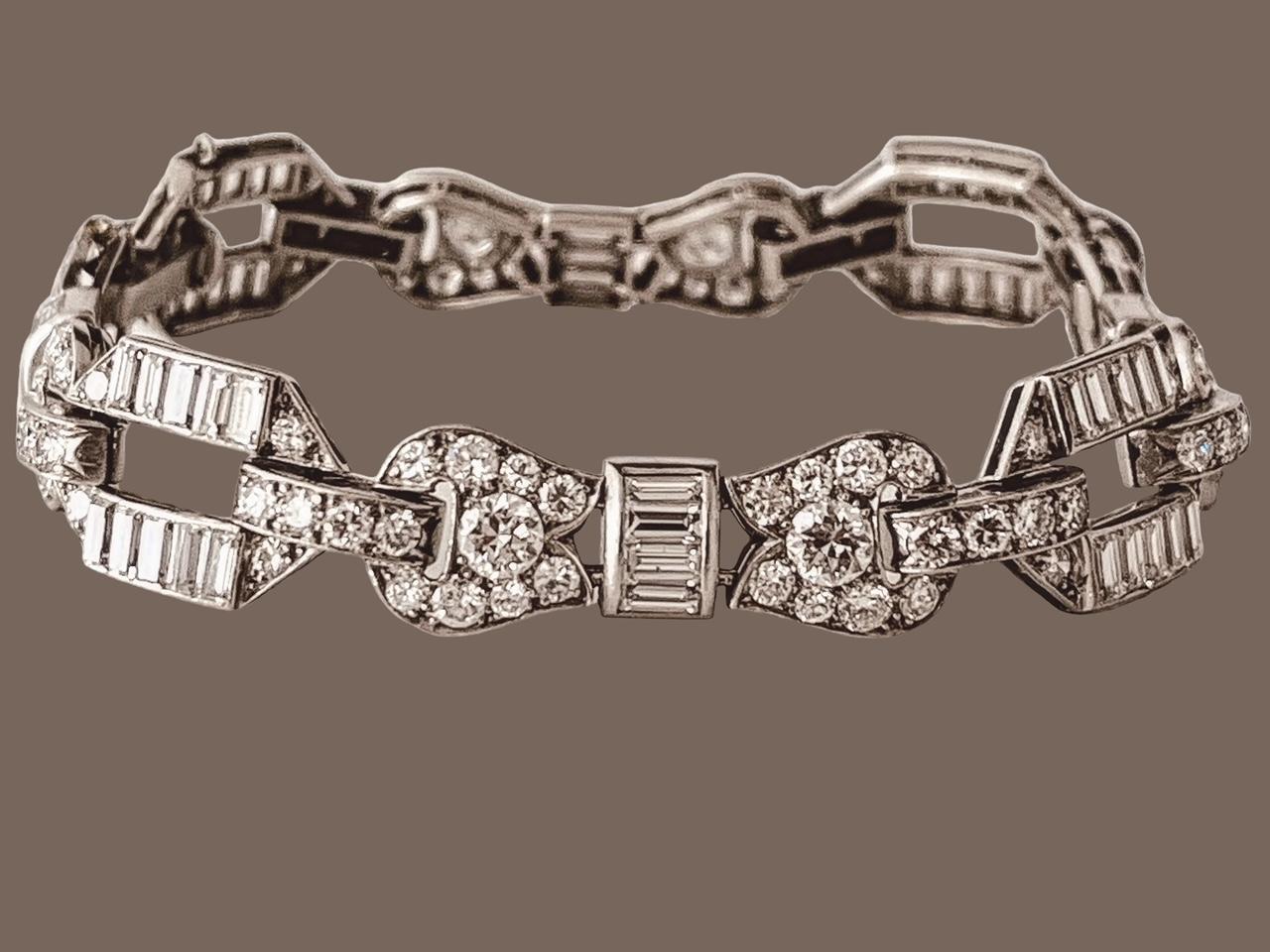Ein Art-Déco-Diamantarmband, durchgehend mit 12 Karat Diamanten besetzt. CIRCA 1930er Jahre im Angebot 6