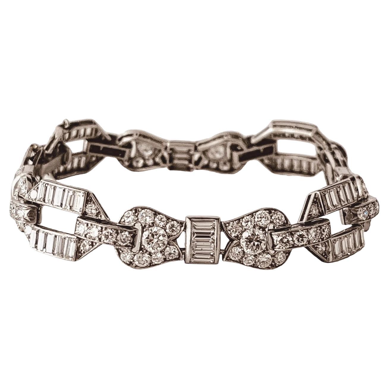 An Art Deco Diamond Bracelet Set Throughout With 12 Carats Diamonds. Circa 1930s For Sale