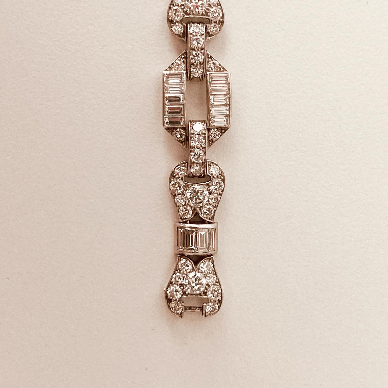 An Art Deco Diamond Bracelet Set Throughout With 12 Carats Diamonds. Circa 1930s For Sale 2