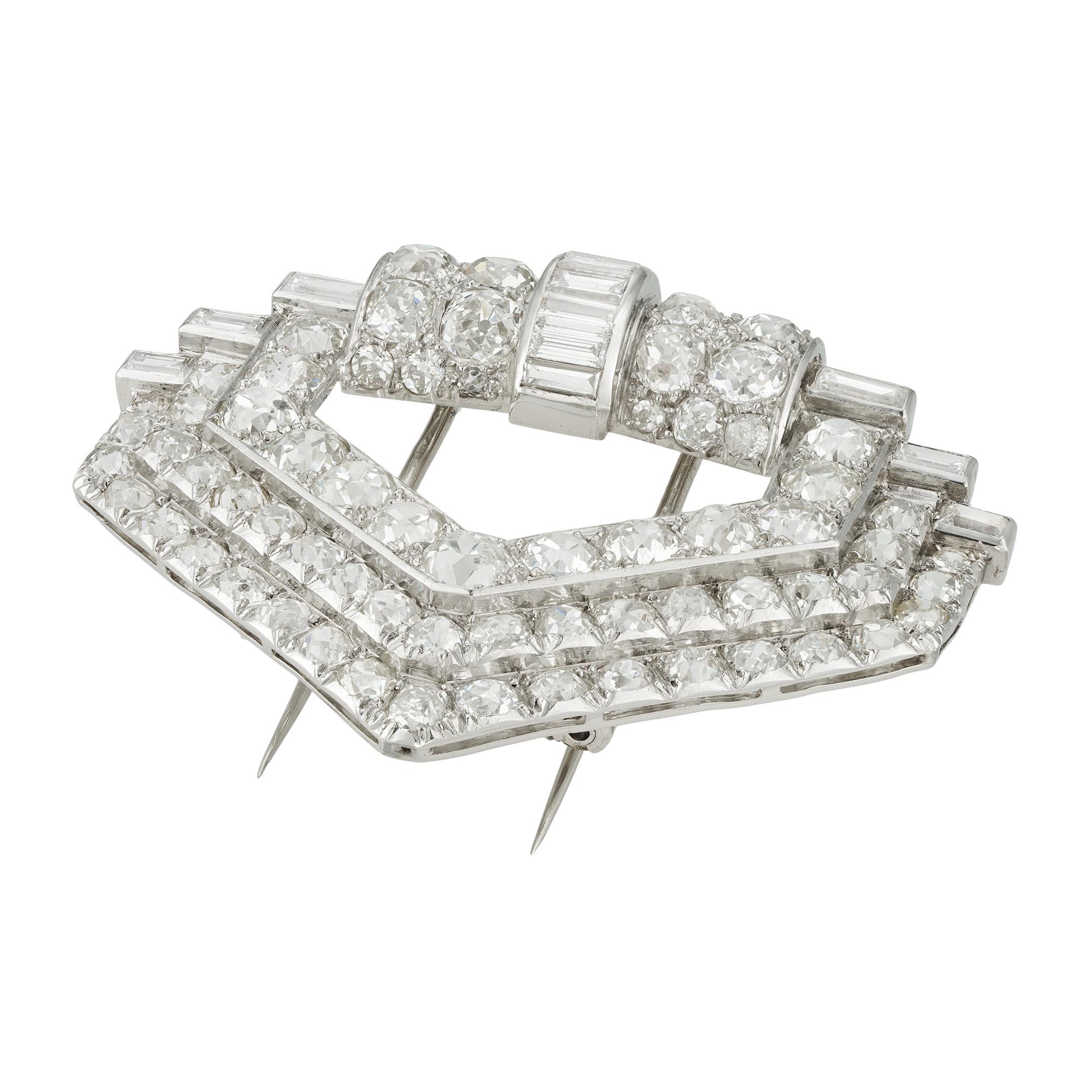 An Art Deco Diamond Brooch In Good Condition For Sale In London, GB