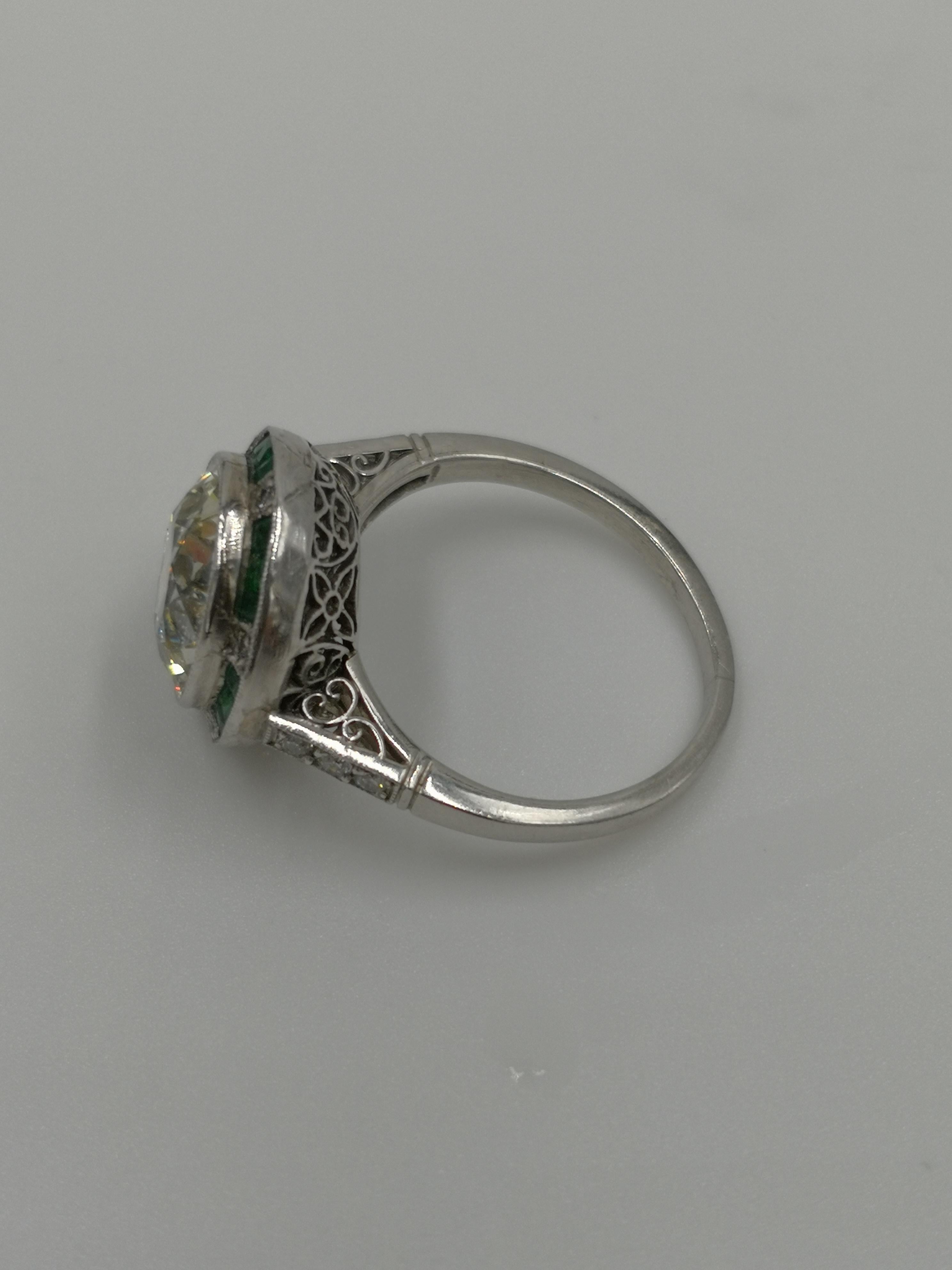 Old European Cut Art Deco Diamond, Emerald and Platinum Ring 3.64 Carat