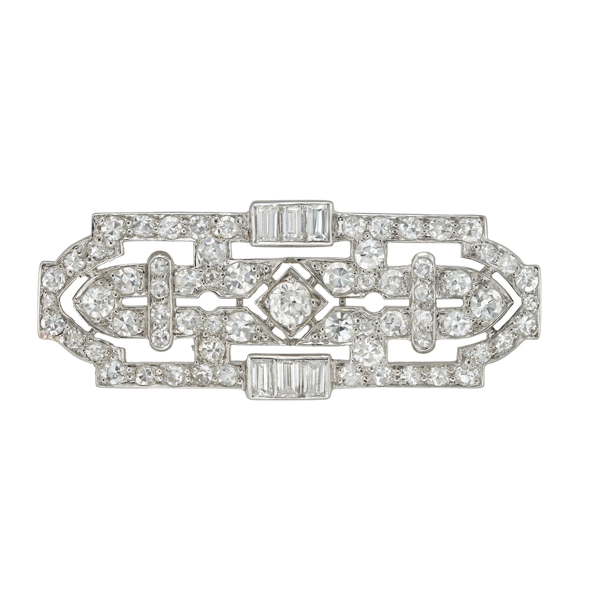 An Art Deco diamond plaque brooch In Excellent Condition In London, GB