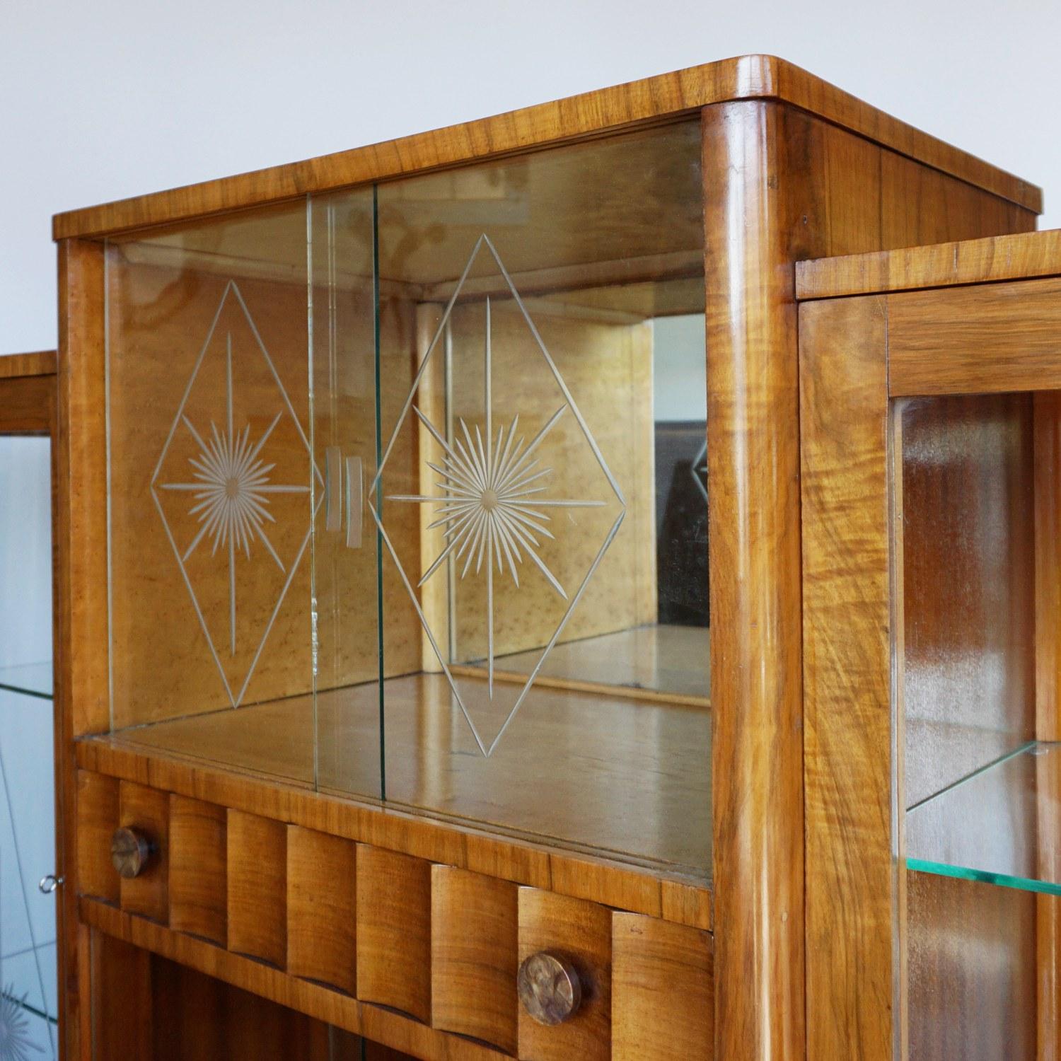 Art Deco Display Cabinet English, Circa 1935 2