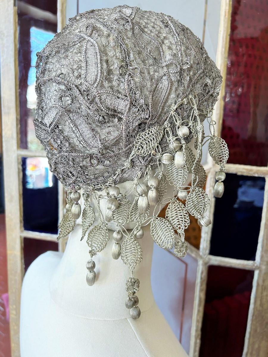 Art Deco bestickte silberne Ballmütze - Frankreich CIRCA 1925 Damen im Angebot