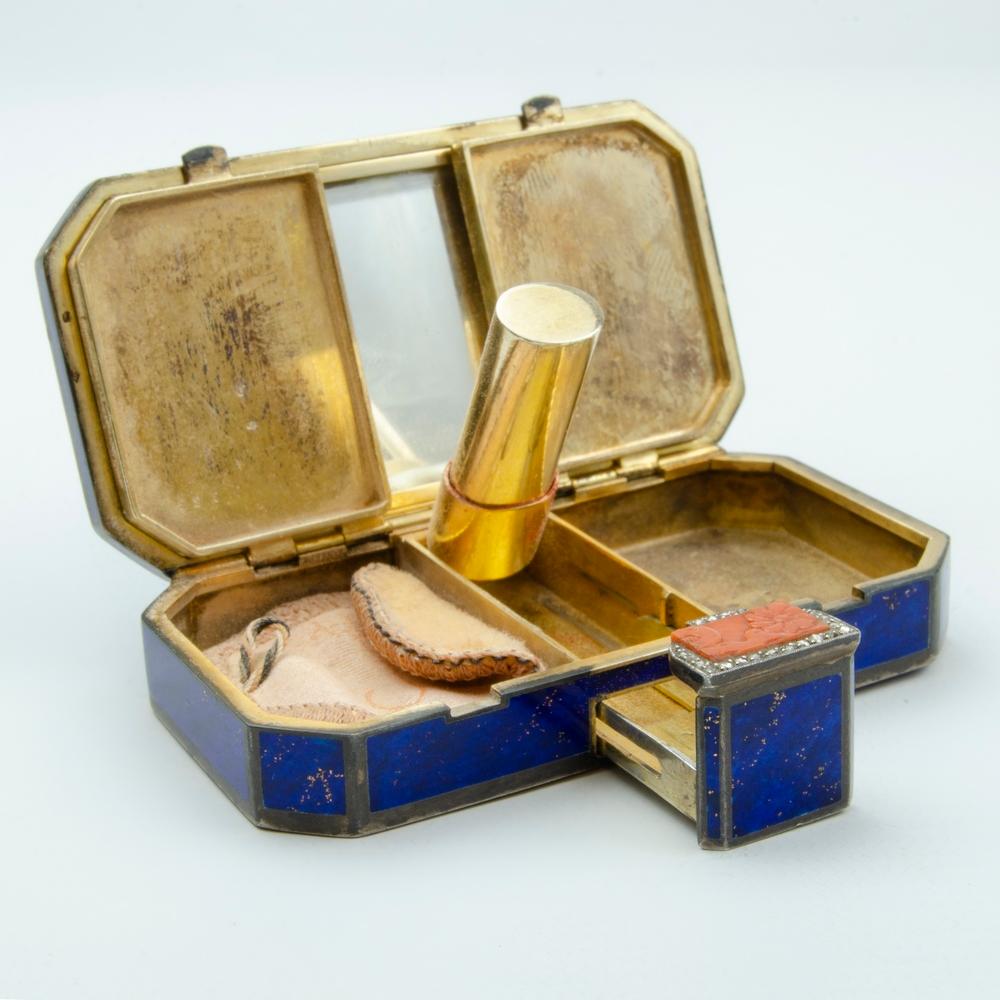 Early 20th Century An Art Deco Enamel Vanity case Coral & Diamond Makeup Box c.1920 For Sale