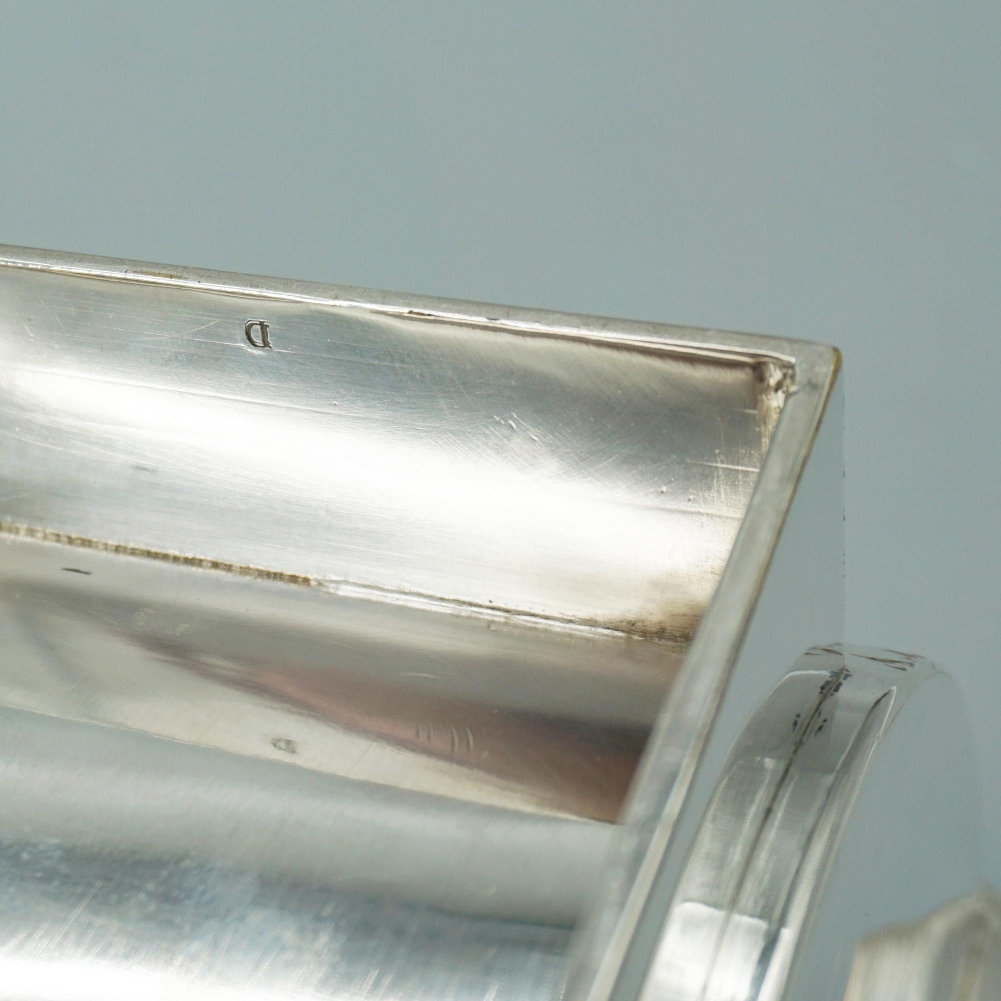 Plato francés Art Déco chapado en plata con inserto de cristal en venta 4