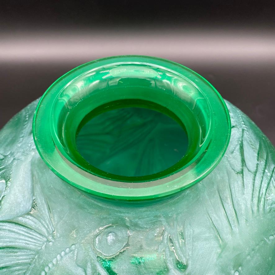 an Art Deco Green  Glass Poisson Vase by R.Lalique  For Sale 1