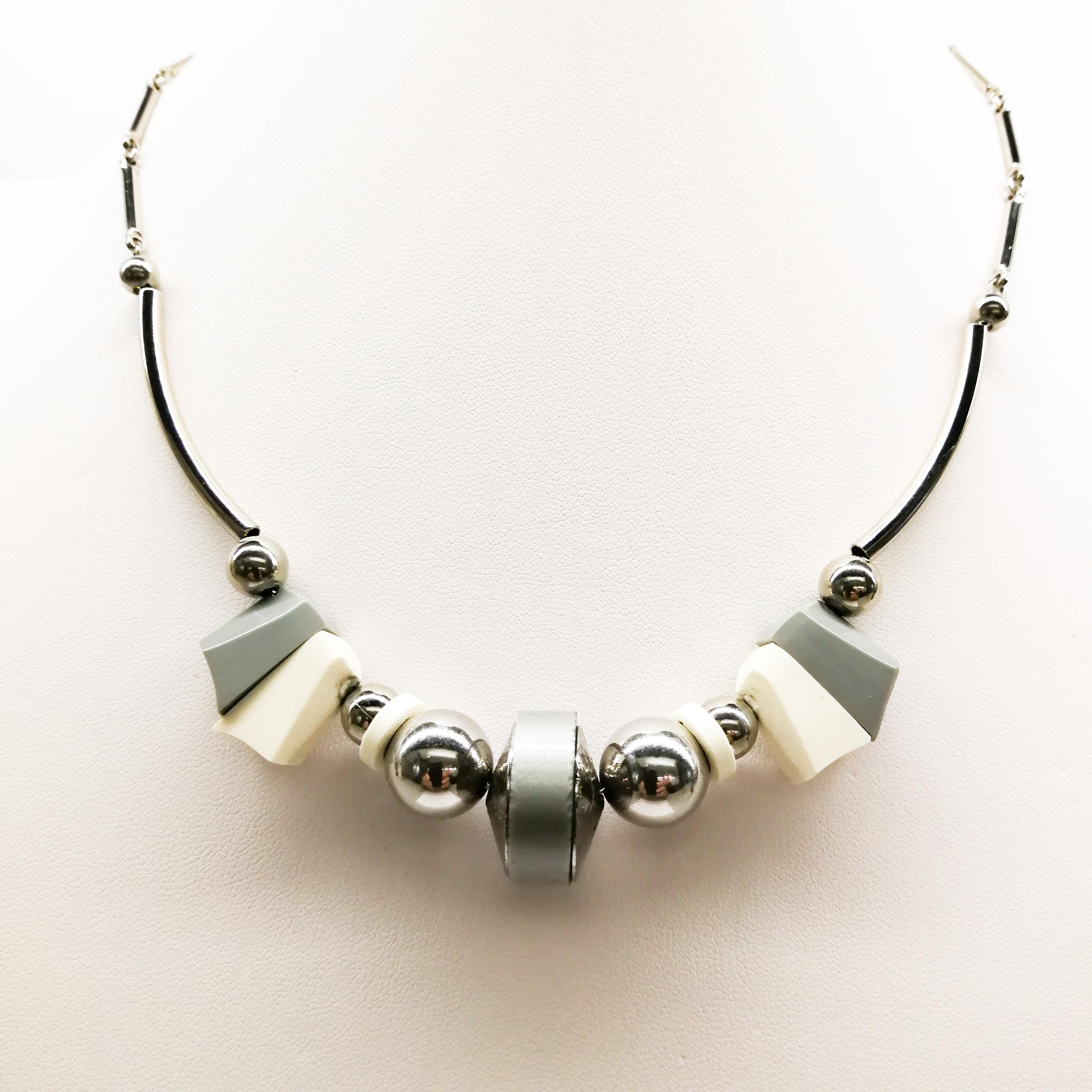 An Art Deco grey and cream Bakelite, chrome metal necklace, Germany, 1930s 2