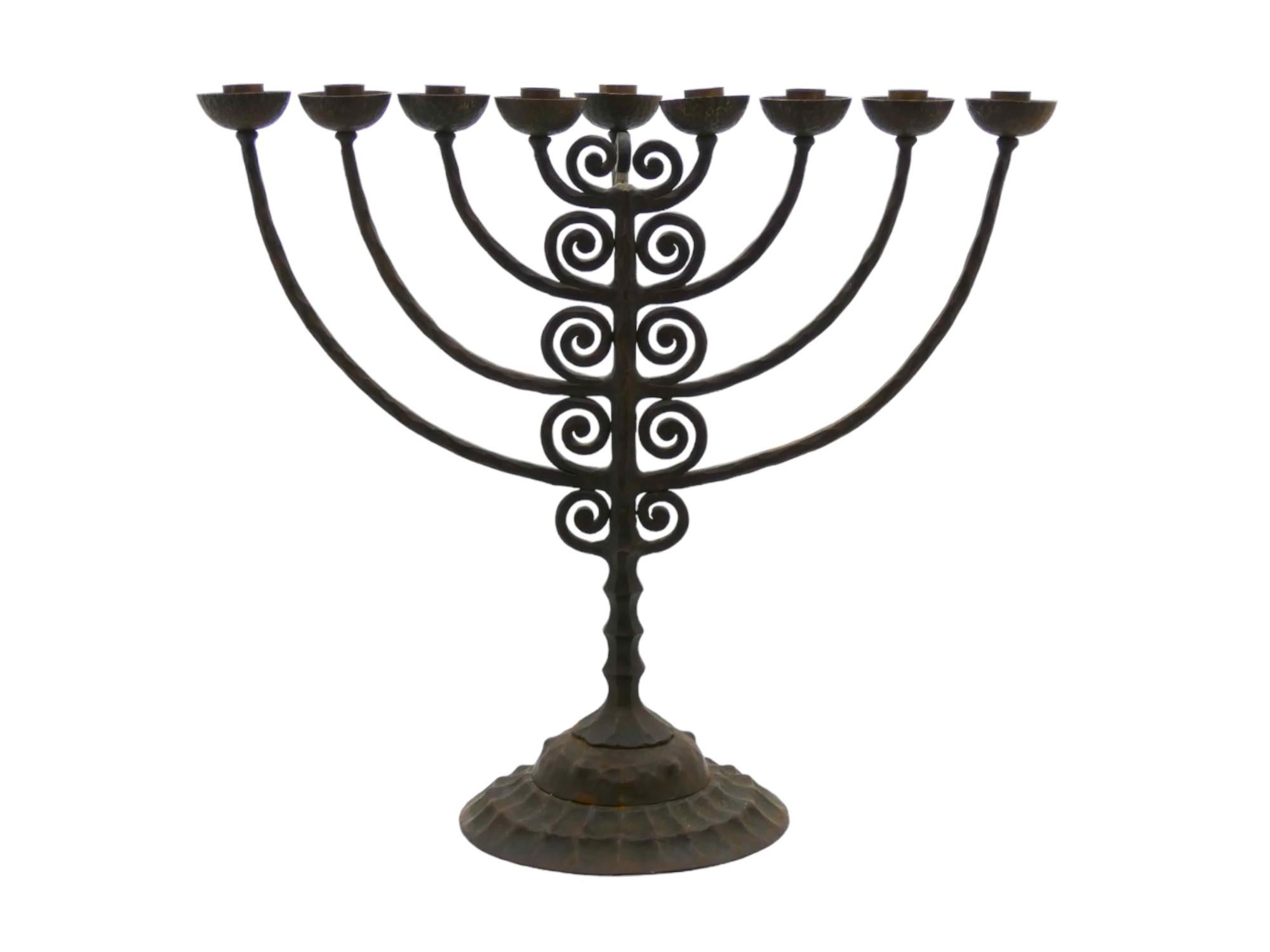 Francese Menorah di Hanukkah in ferro Art Deco, Francia, CIRCA 1925 in vendita