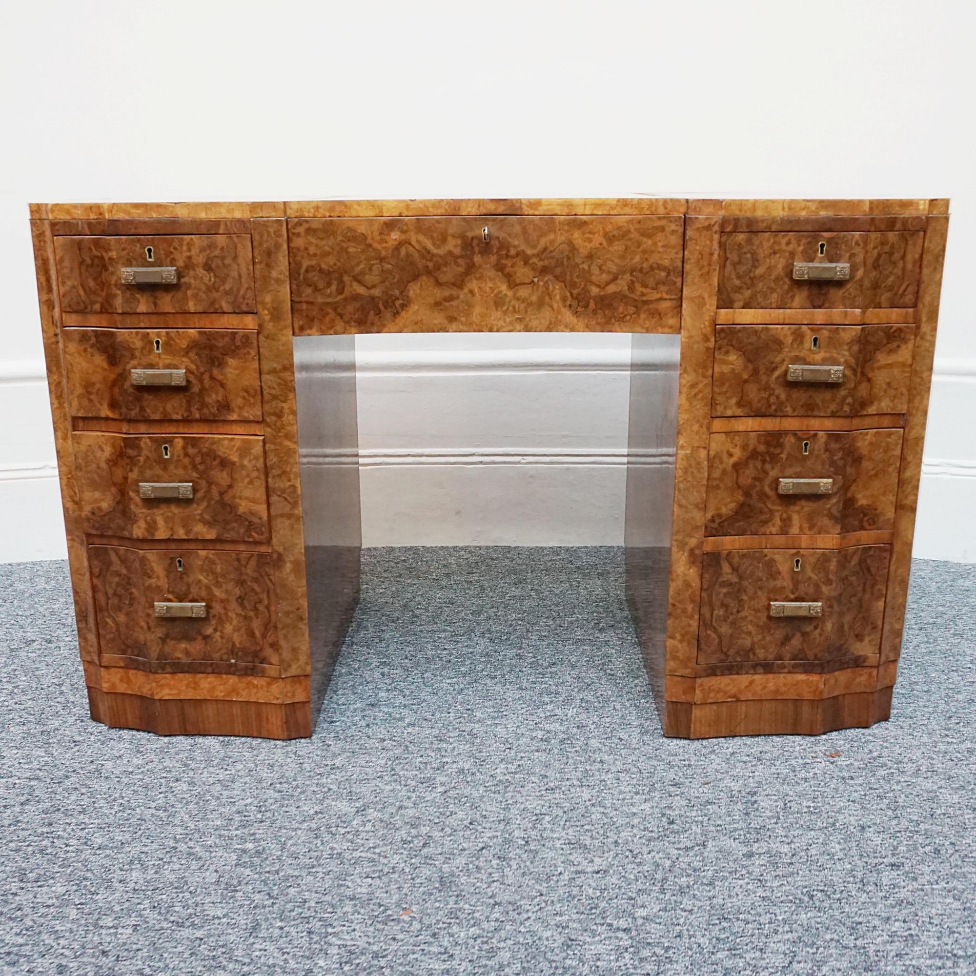 An Art Deco Kidney Shaped. Burr Walnut Desk In Good Condition For Sale In Forest Row, East Sussex