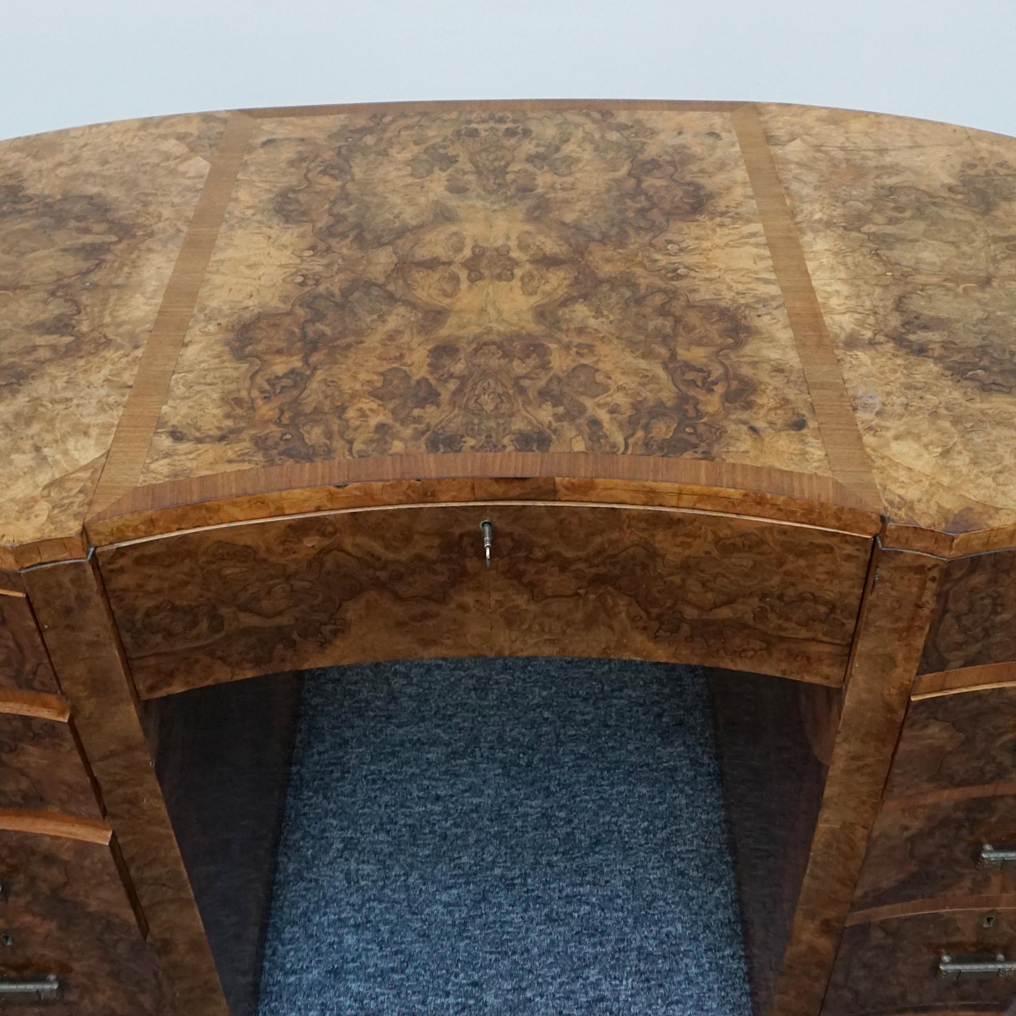 Mid-20th Century An Art Deco Kidney Shaped. Burr Walnut Desk For Sale