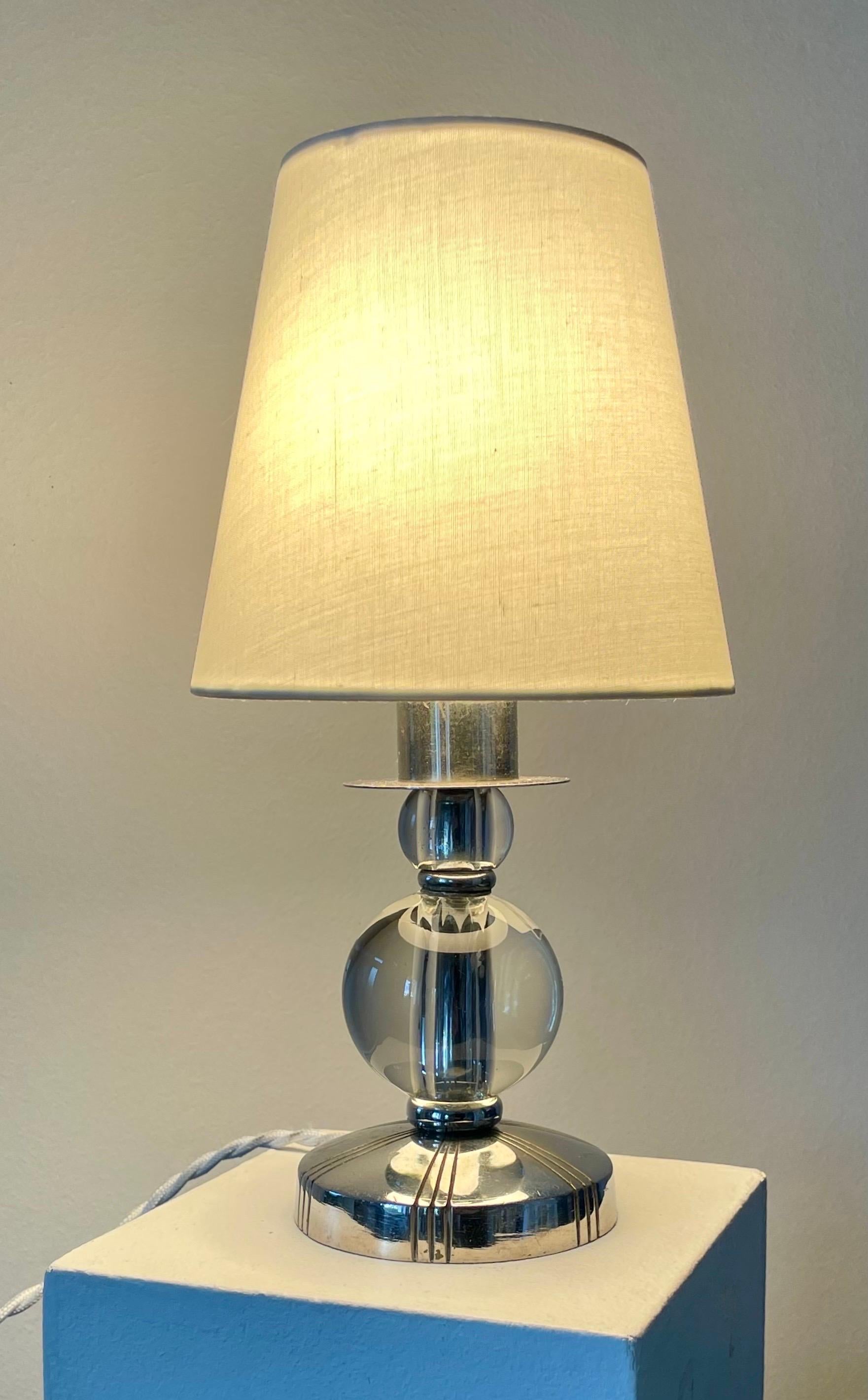 An Art Deco lamp Brass and glass - France - 1930 For Sale 2