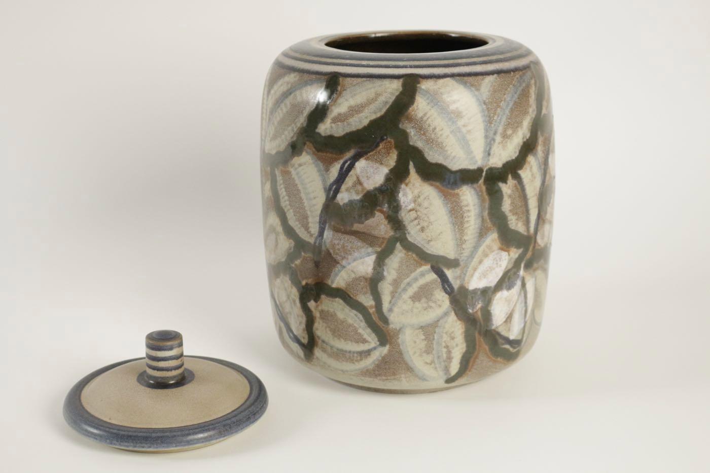 Smaltato Una grande scatola di ceramica di Sèvres in stile Art Déco, Maurice Gensoli, 1933 in vendita