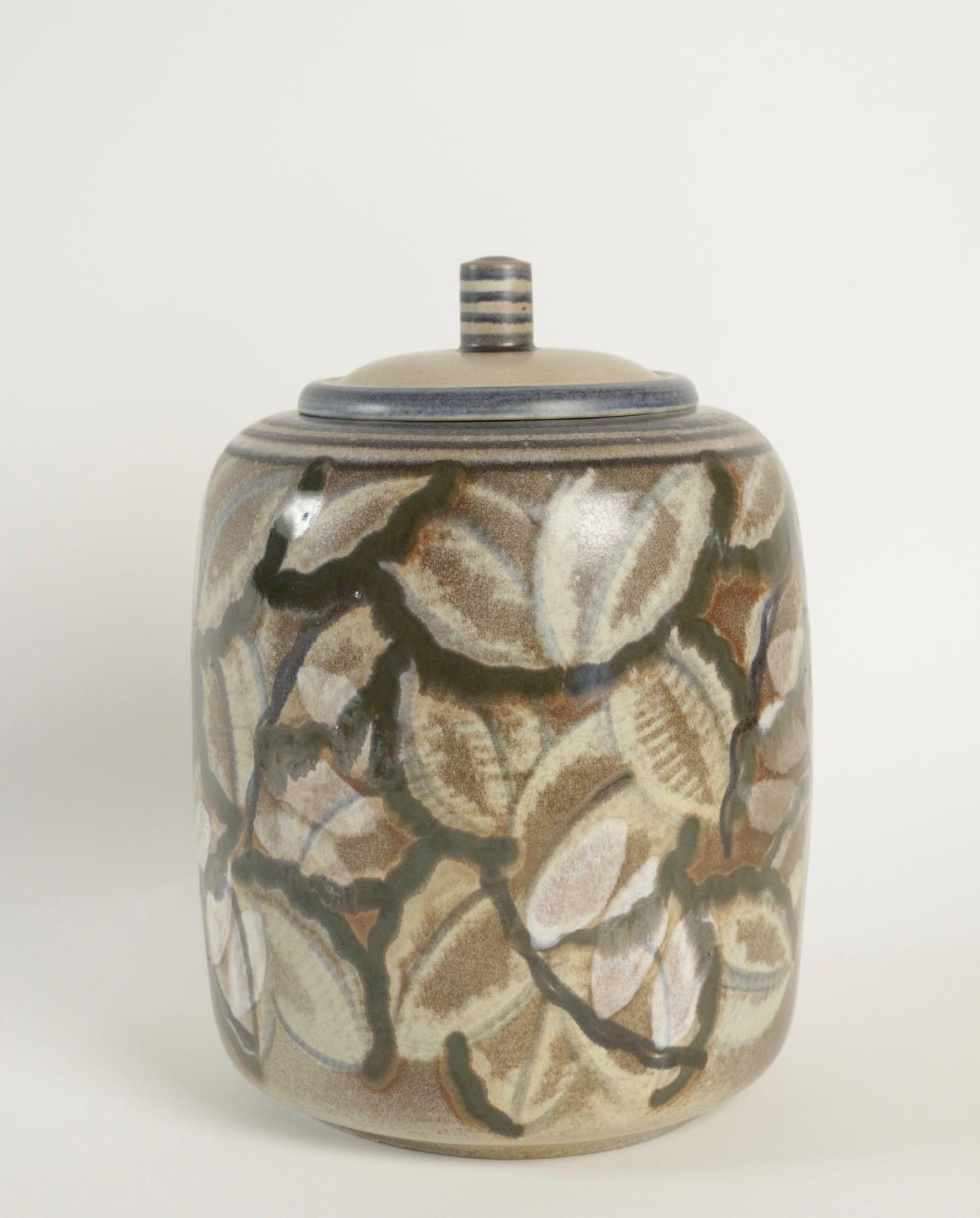 Una grande scatola di ceramica di Sèvres in stile Art Déco, Maurice Gensoli, 1933 in vendita 1