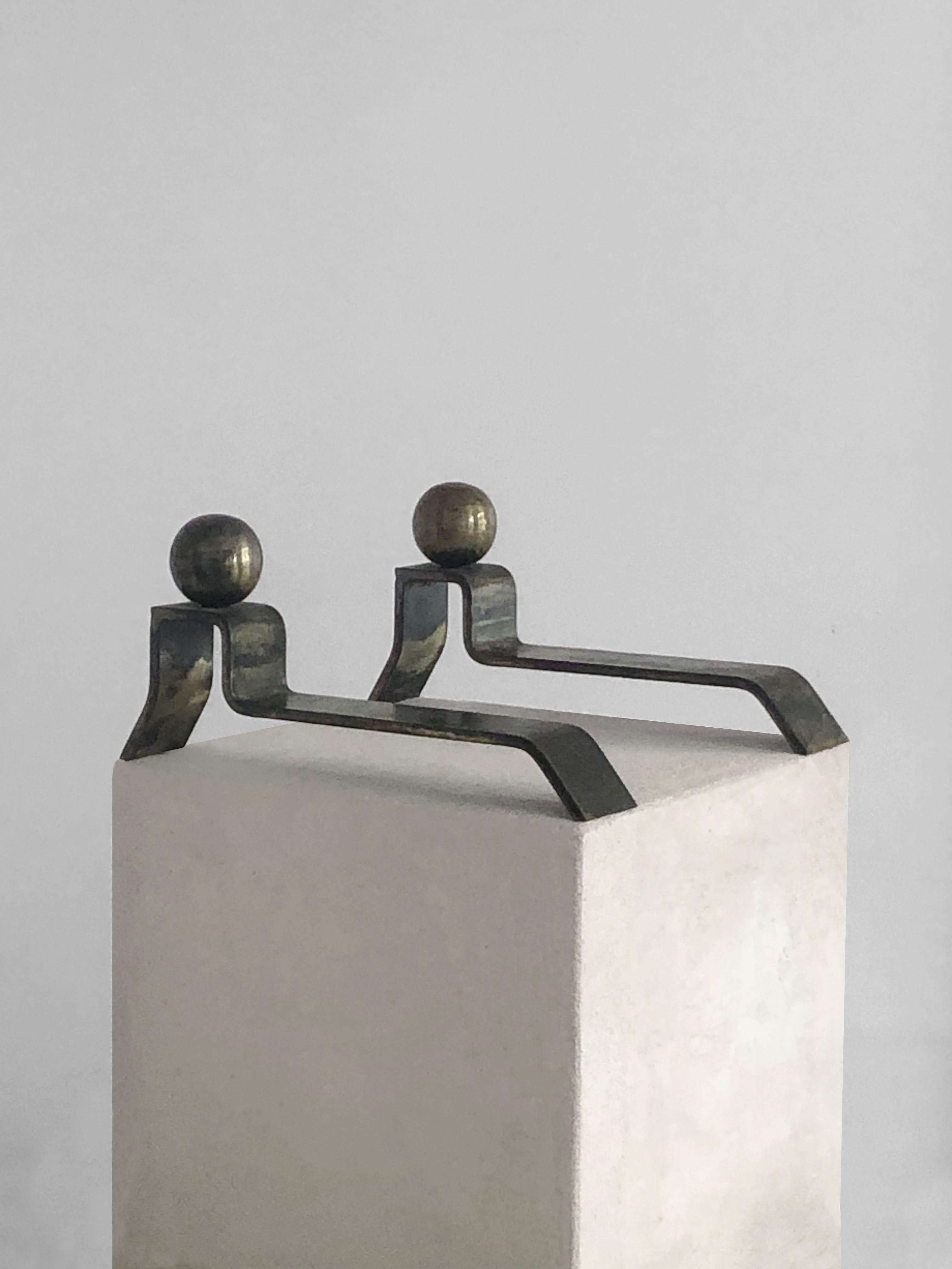 An ART-DECO Free Form MODERNIST Wrought Iron  PAIR of ANDIRONS, France 1950 In Good Condition For Sale In PARIS, FR