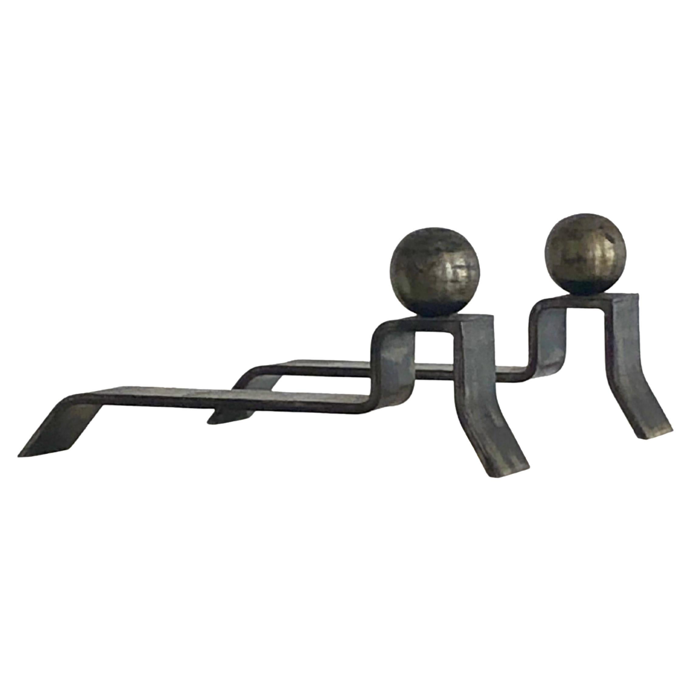 Eine ART-DECO Freie Form MODERNISTisches Schmiedeeisen  PAIR of ANDIRONS, Frankreich 1950