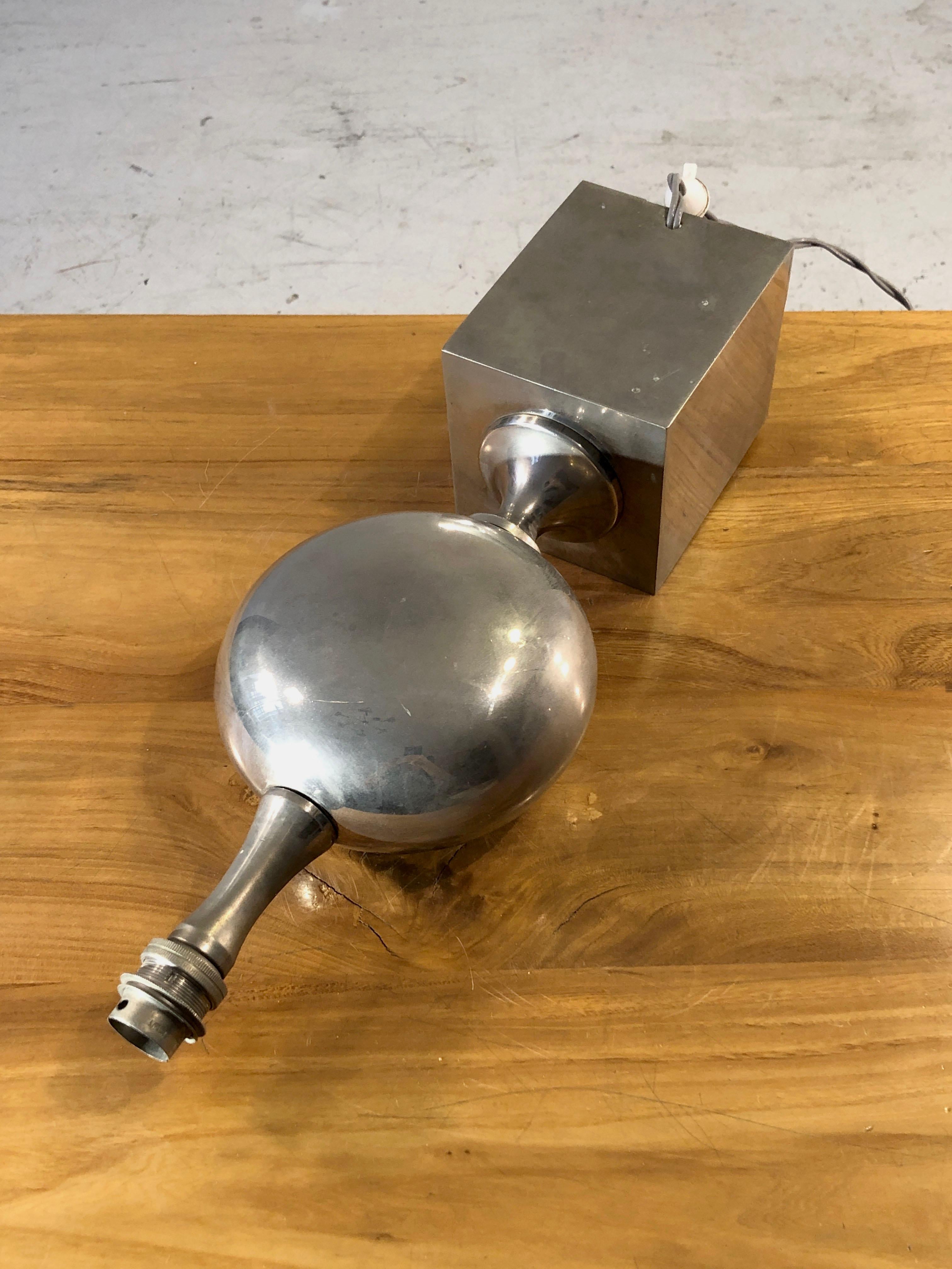 Ein ART-DECO NEOCLASSICAL TABLE LAMP von PHILIPPE BARBIER, Frankreich 1970 (Postmoderne) im Angebot