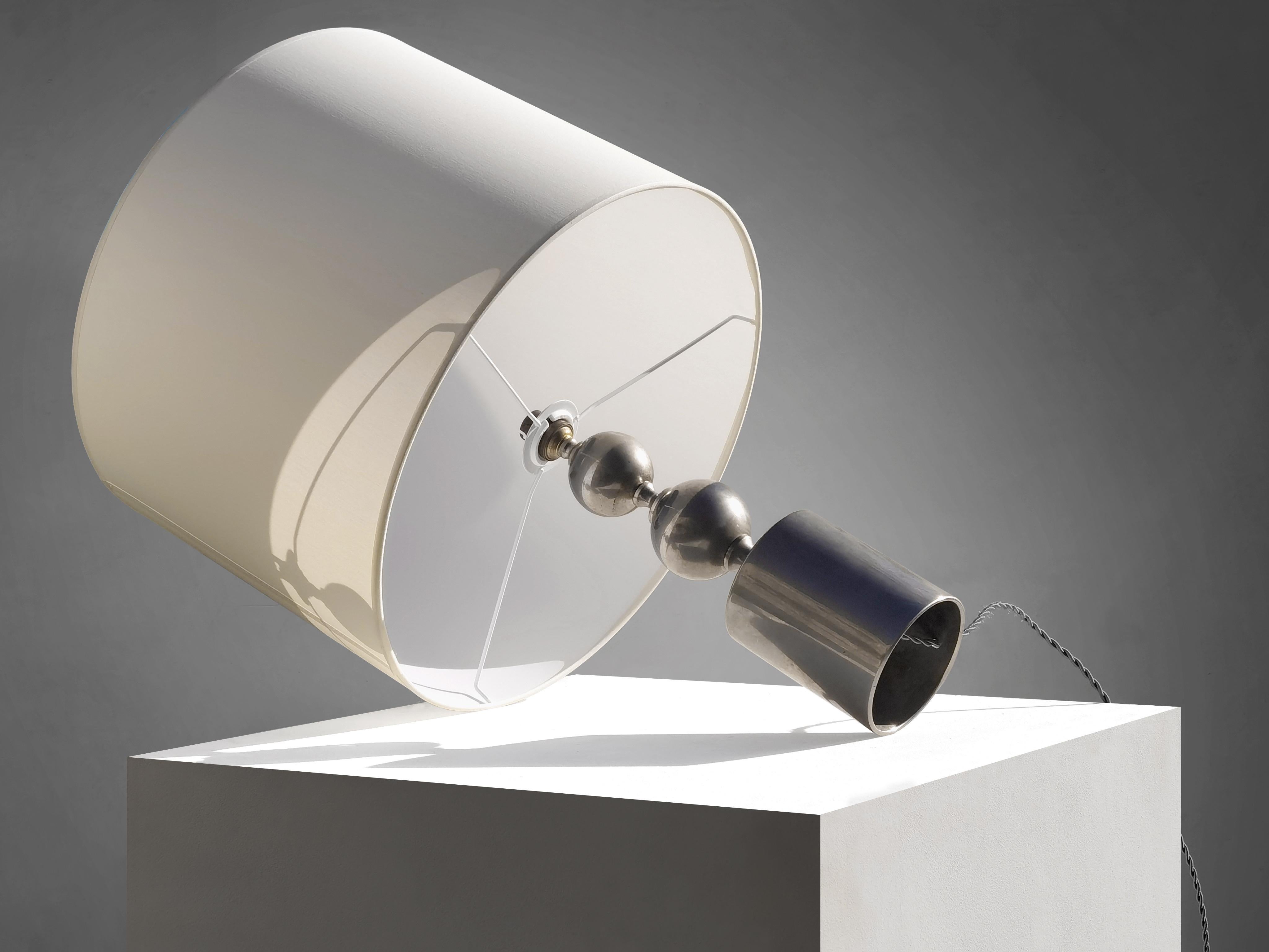 Ein ART-DECO NEOCLASSICAL TABLE LAMP von PHILIPPE BARBIER, Frankreich 1970 (Französisch) im Angebot