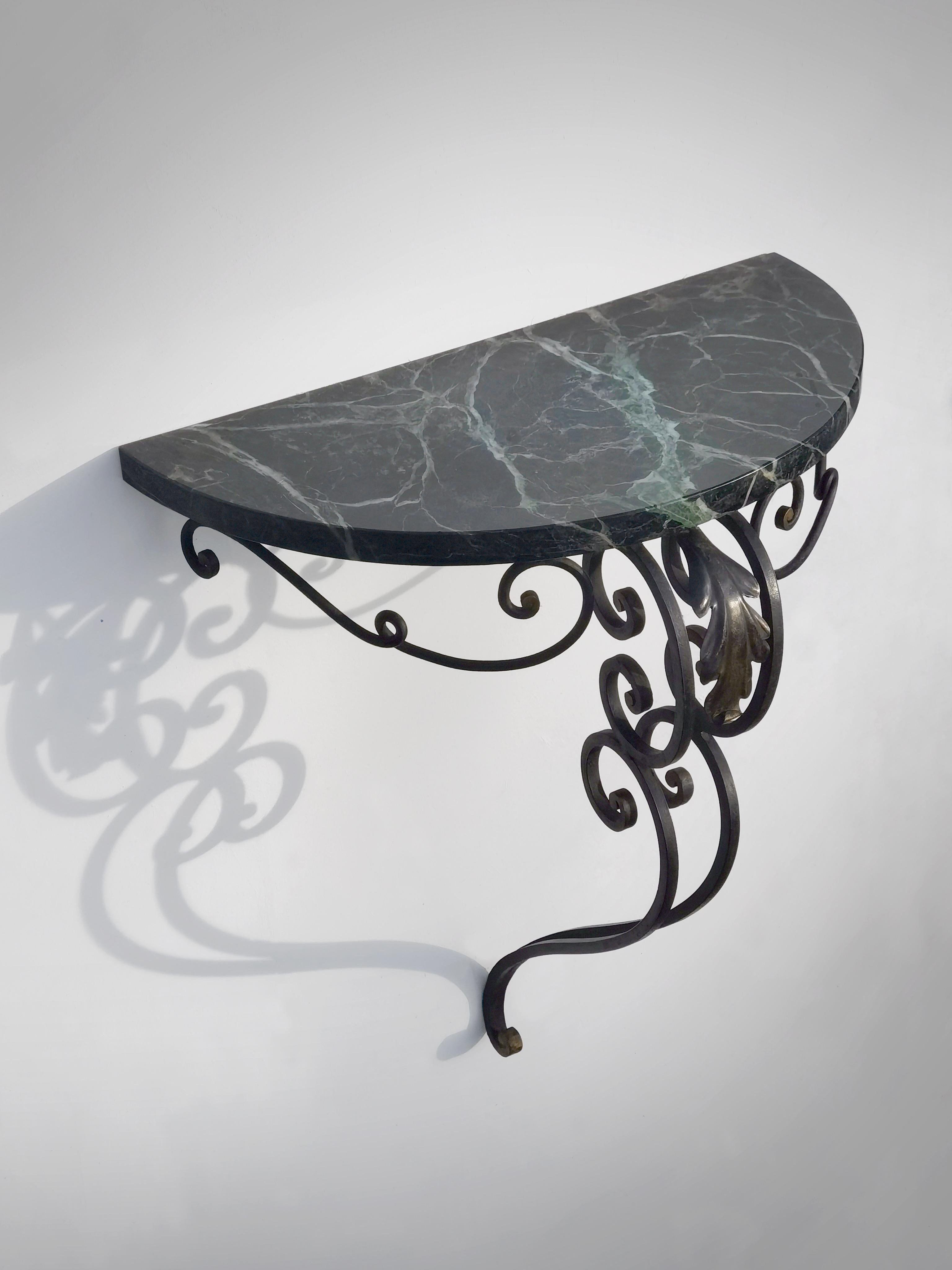 MESA CONSOLA DE PARED ART-DECO NEOCLÁSICA de hierro forjado y mármol, Francia 1930 Francés en venta