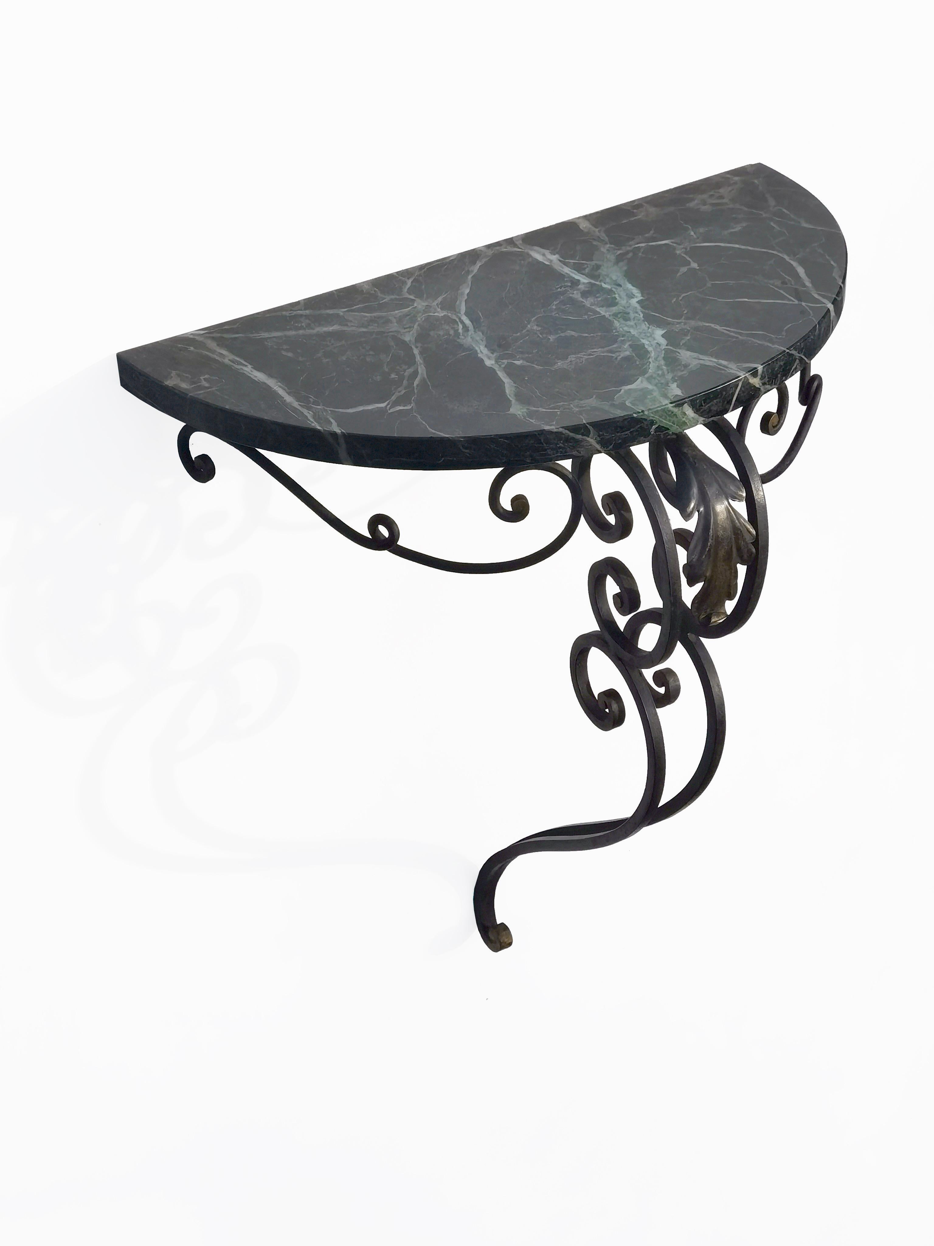 MESA CONSOLA DE PARED ART-DECO NEOCLÁSICA de hierro forjado y mármol, Francia 1930 en venta 5