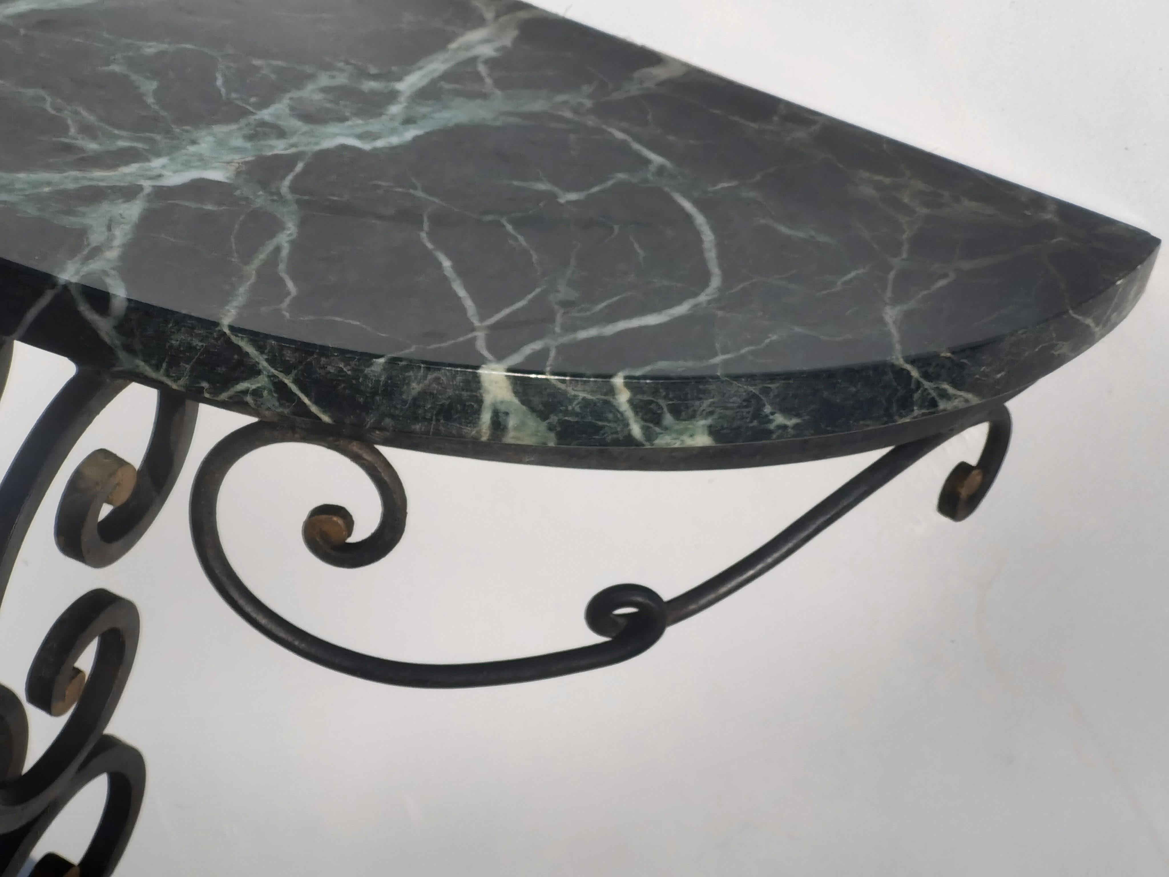 MESA CONSOLA DE PARED ART-DECO NEOCLÁSICA de hierro forjado y mármol, Francia 1930 en Bueno estado para la venta en PARIS, FR