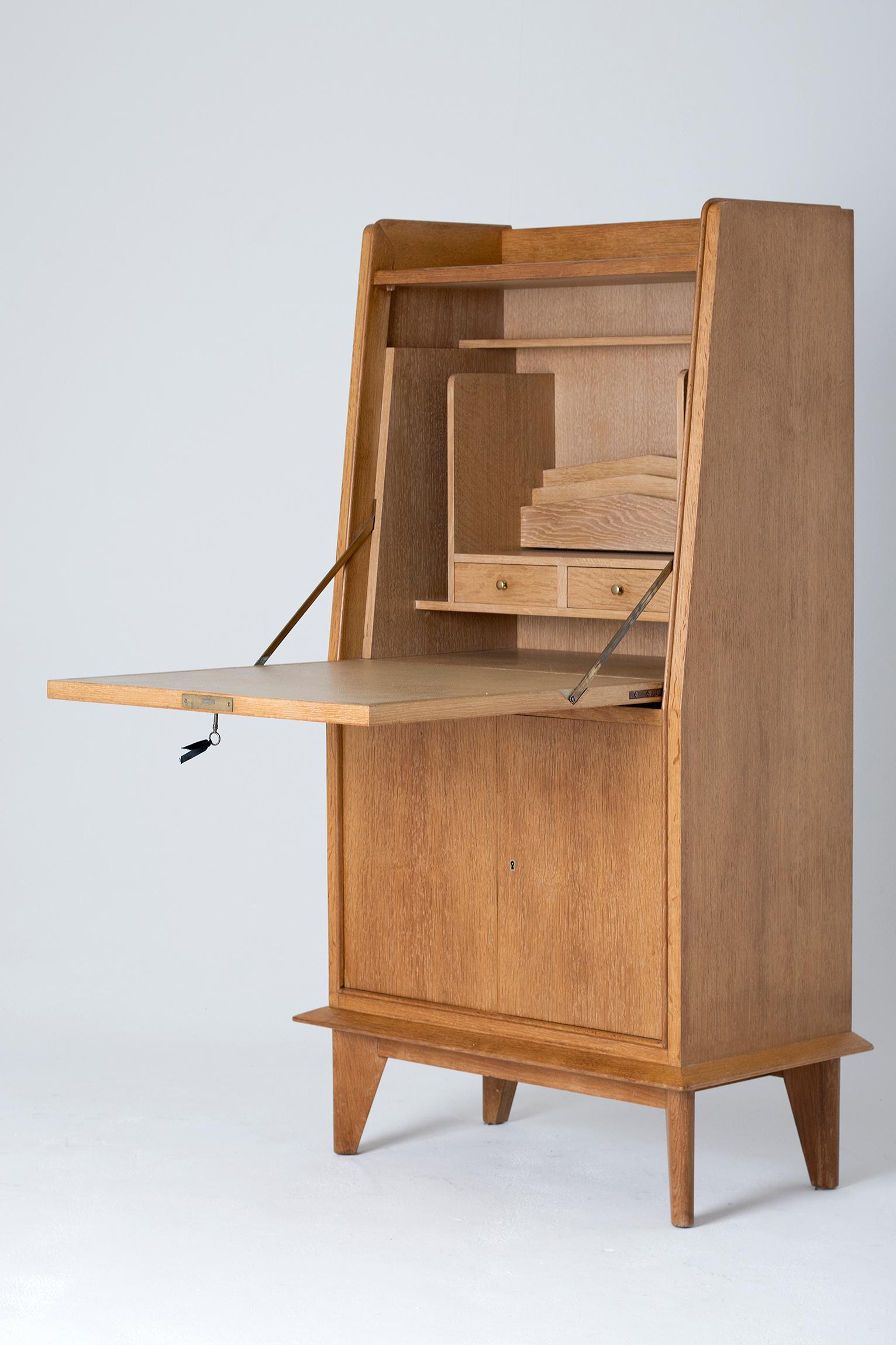 Art Deco Oak Secrétaire Cabinet In Good Condition In London, GB