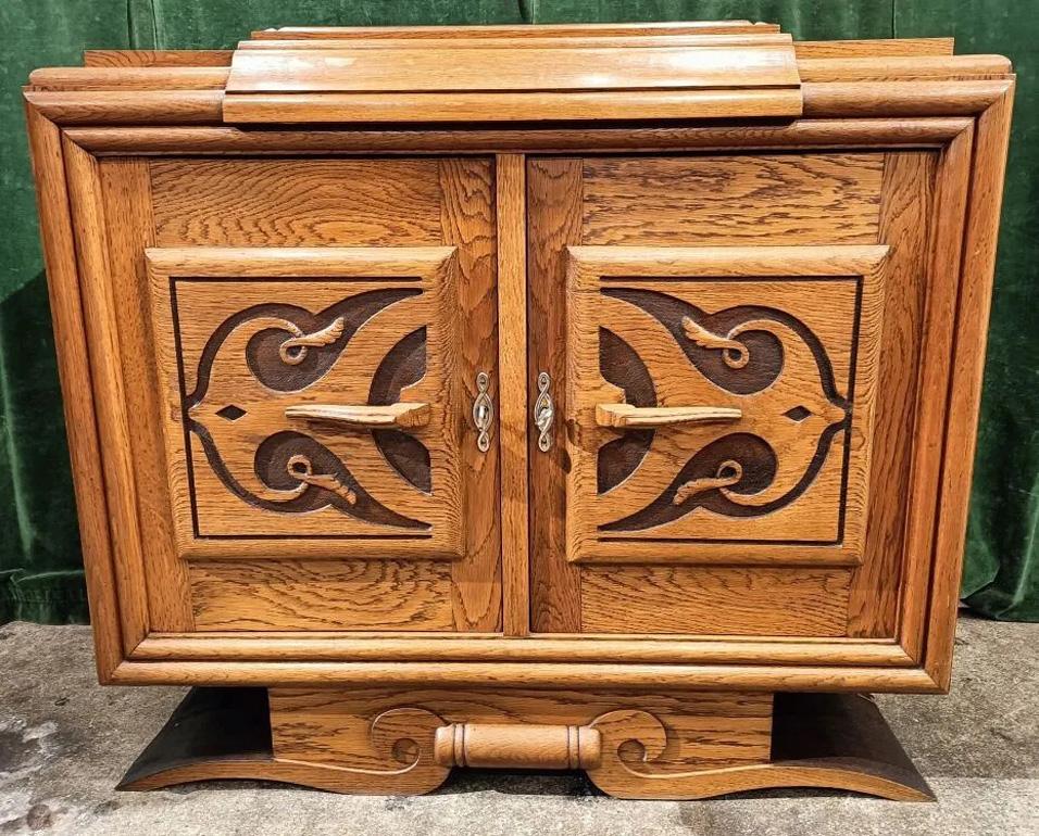 Mid-20th Century Art Deco Oak Sideboard in the Style Charles Dudouyt. circa 1940/1950 For Sale