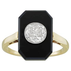 Ein Art-Déco-Ring mit Onyx und Diamant