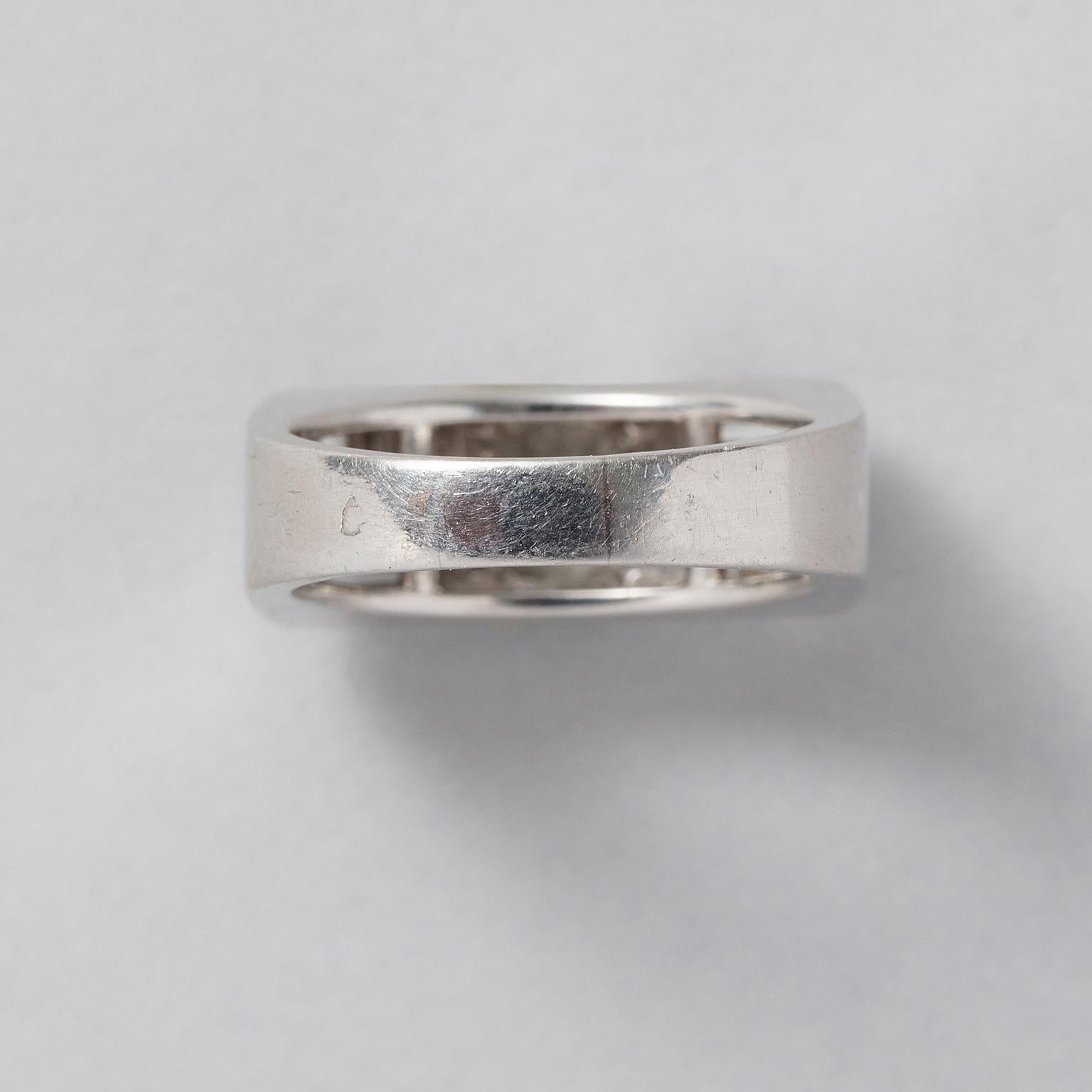 Taglio baguette An Art Deco Platinum and Diamond Boucheron Ring in vendita