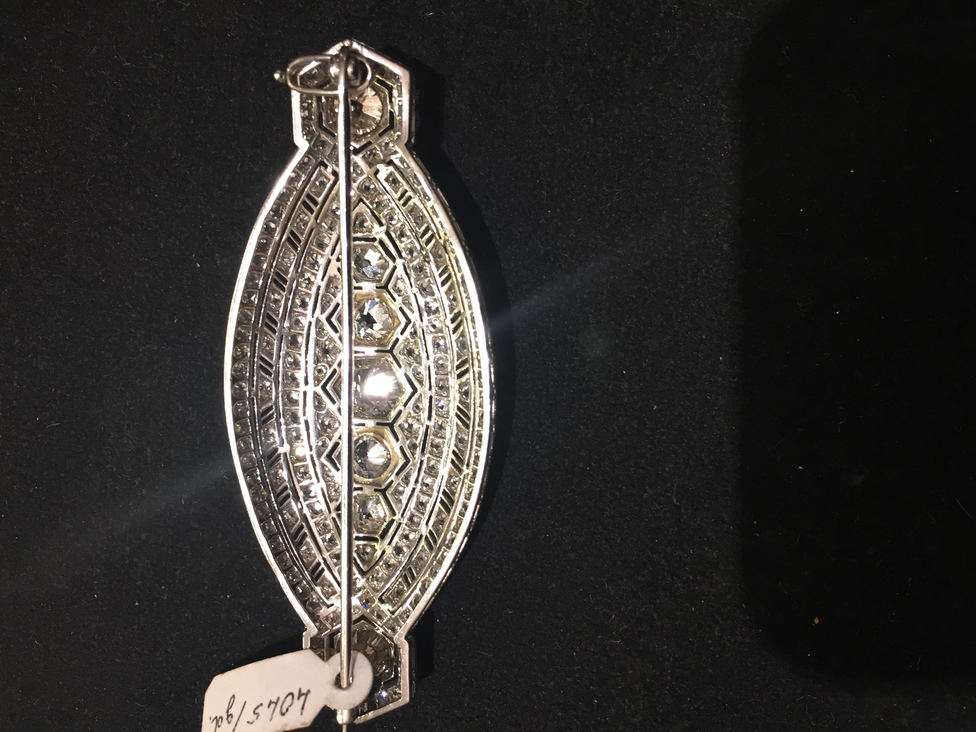 Art Deco Platinum and Diamond Pendant or Brooch In Good Condition For Sale In Palermo, IT