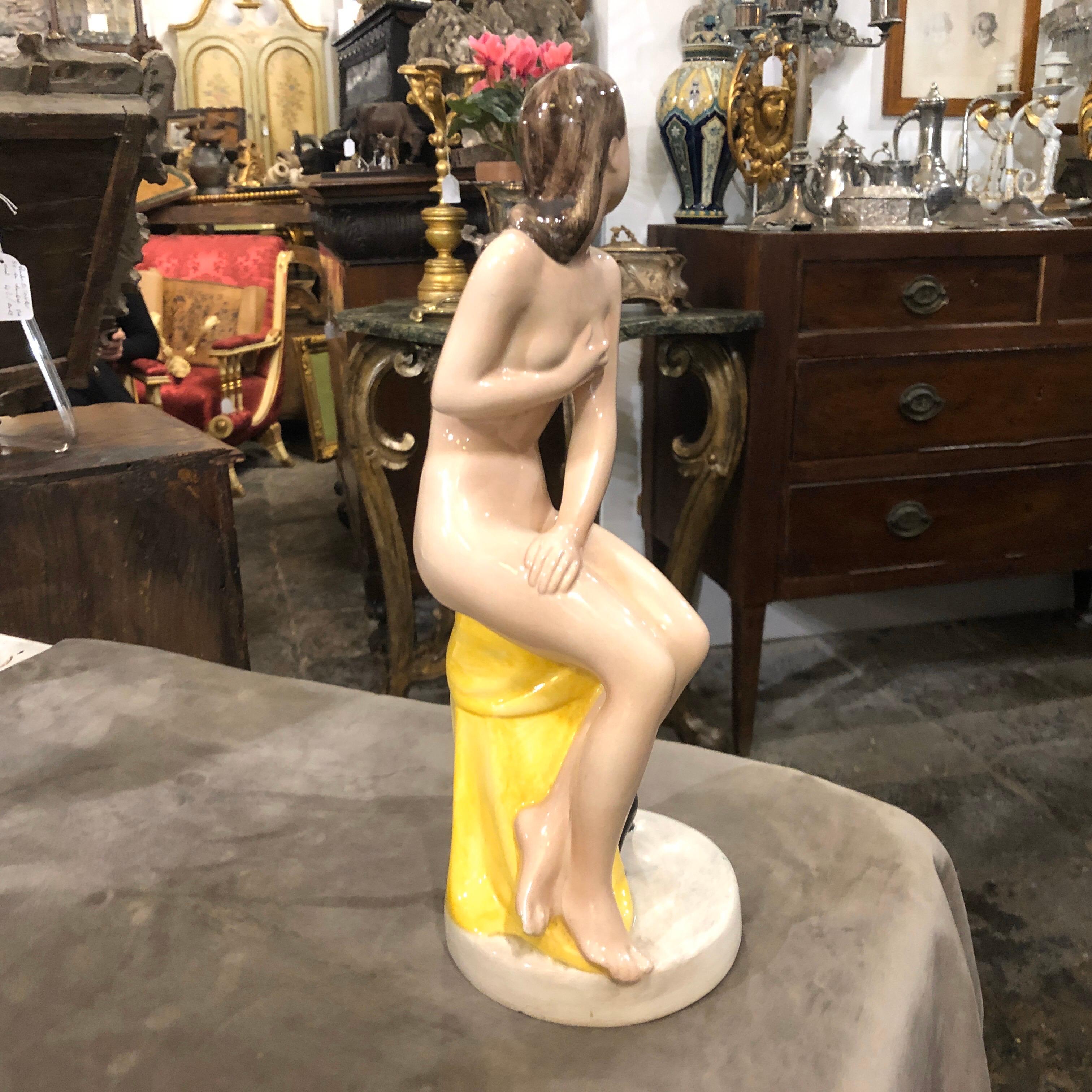 Statue italienne de femme en porcelaine Art déco des années 1940 par Cia Manna Bon état - En vente à Aci Castello, IT