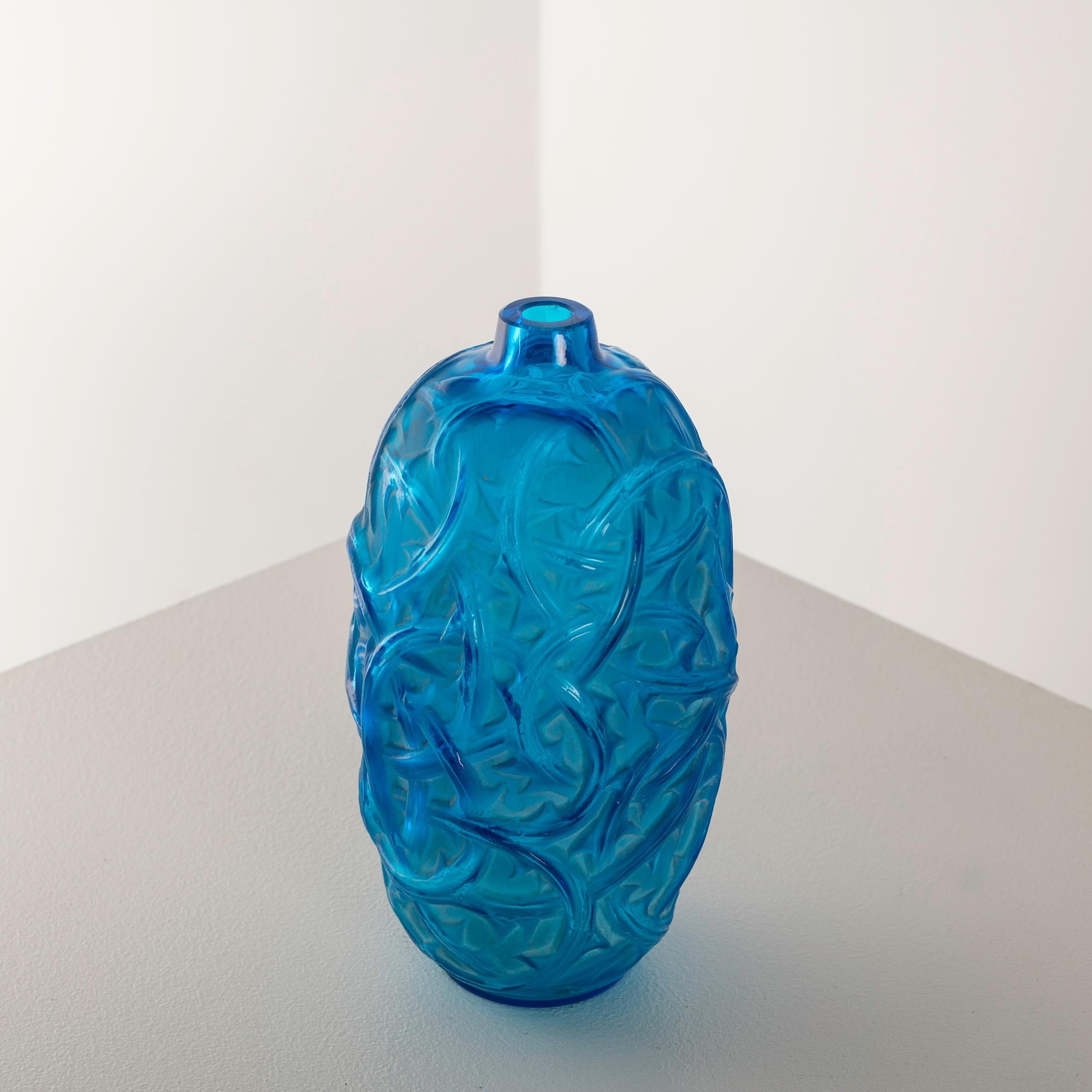 An Art Deco René Lalique Electric Blue 