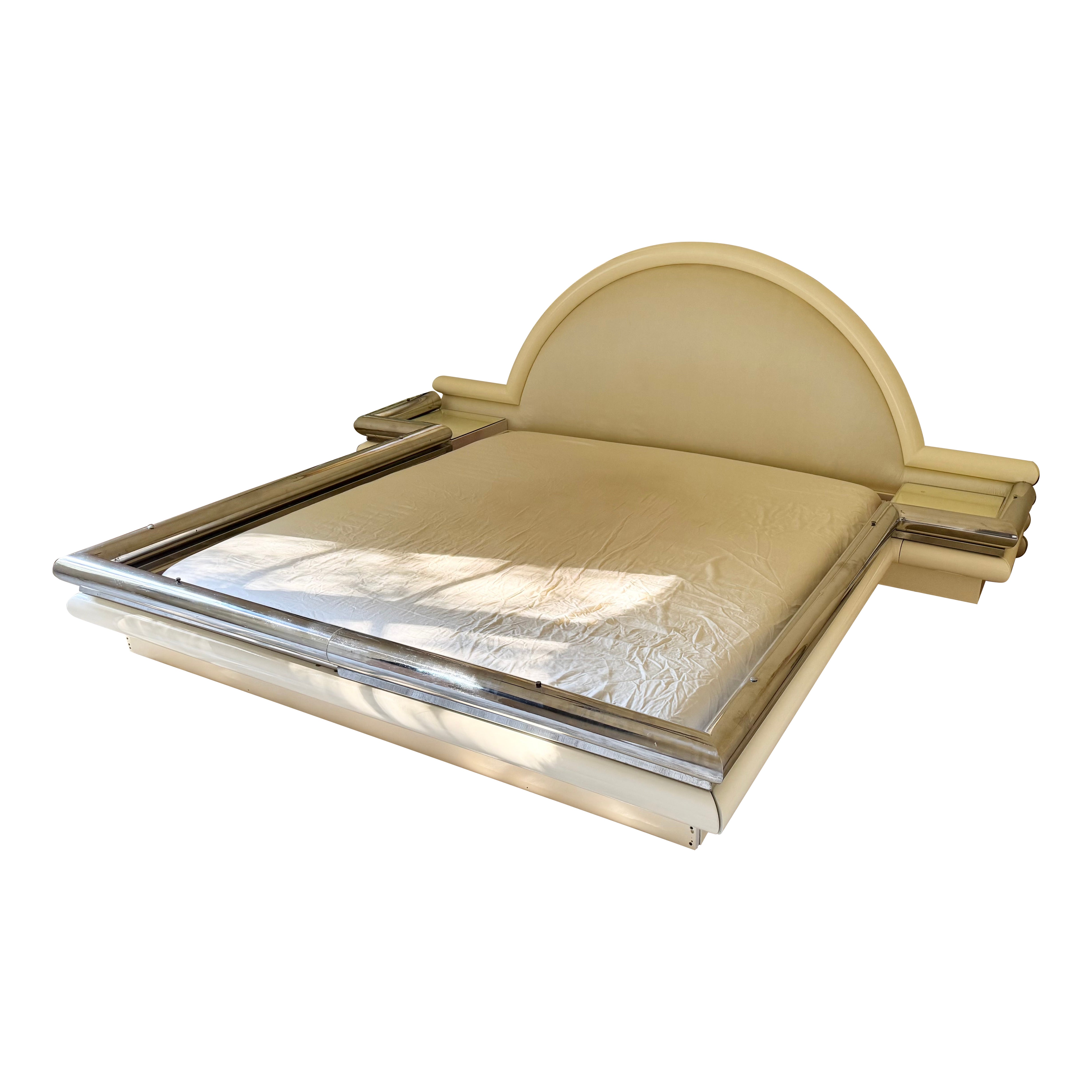 An art deco revival king bed frame with built-in nightstands, Italy circa 1980 im Angebot