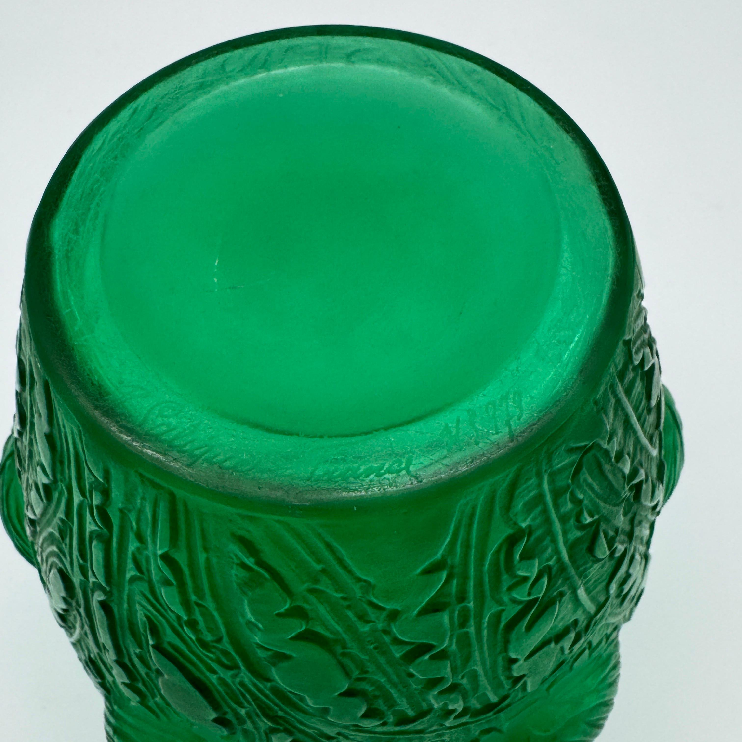 Un vaso in vetro Art Deco R.Lalique Domrémy Green in vendita 3